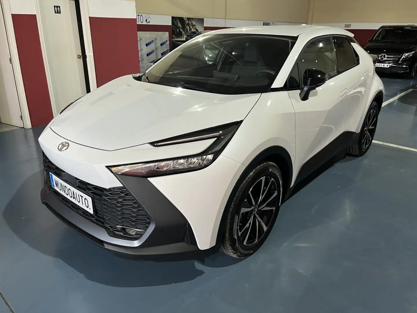Toyota C-HR 140H Advance Weiß - 1