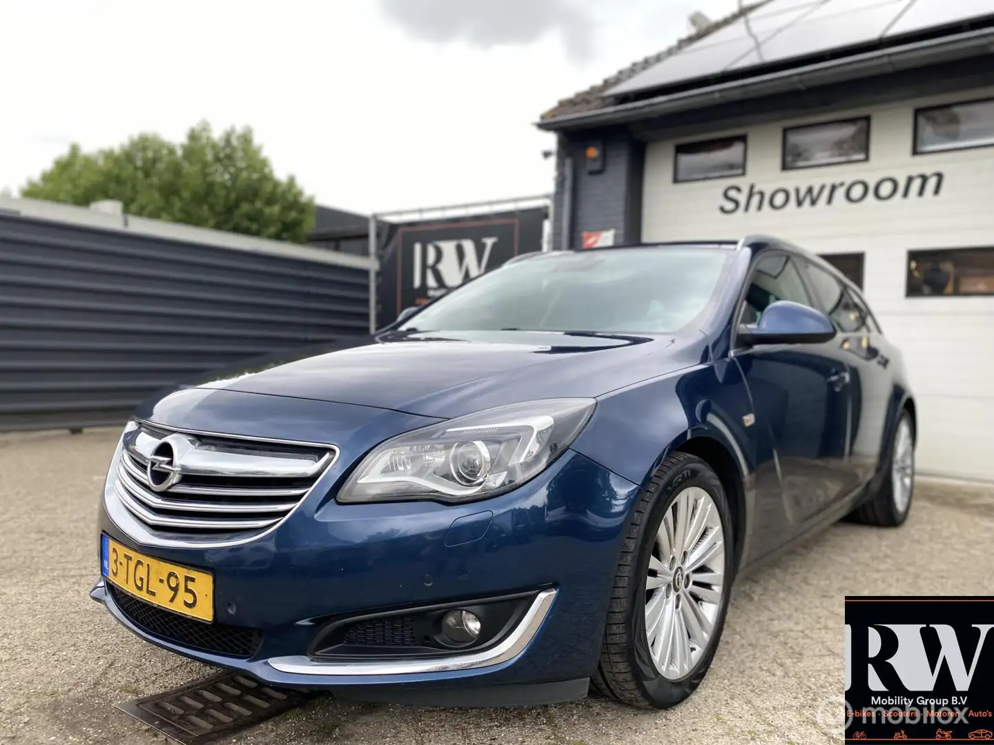 Opel Insignia Sports Tourer 2.0 CDTI Cosmo, nieuwe APK Bleu - 1