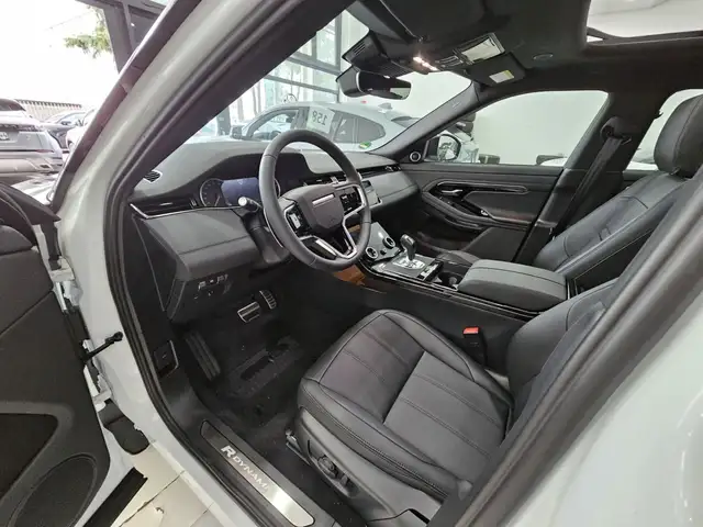 Land Rover Range Rover Evoque view 16