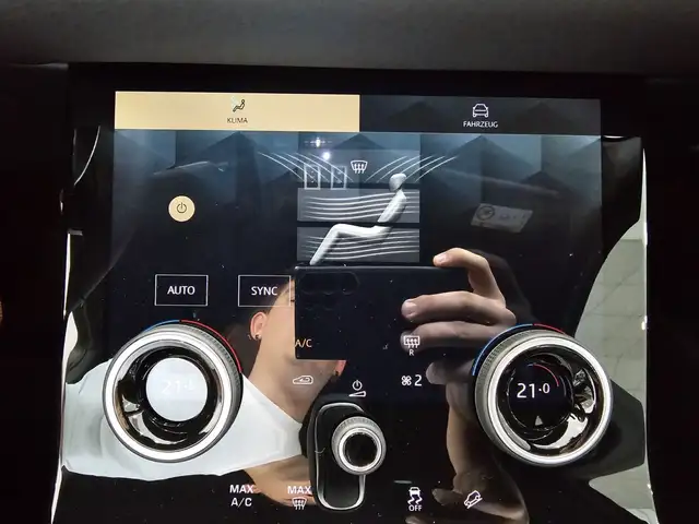 Land Rover Range Rover Evoque view 25