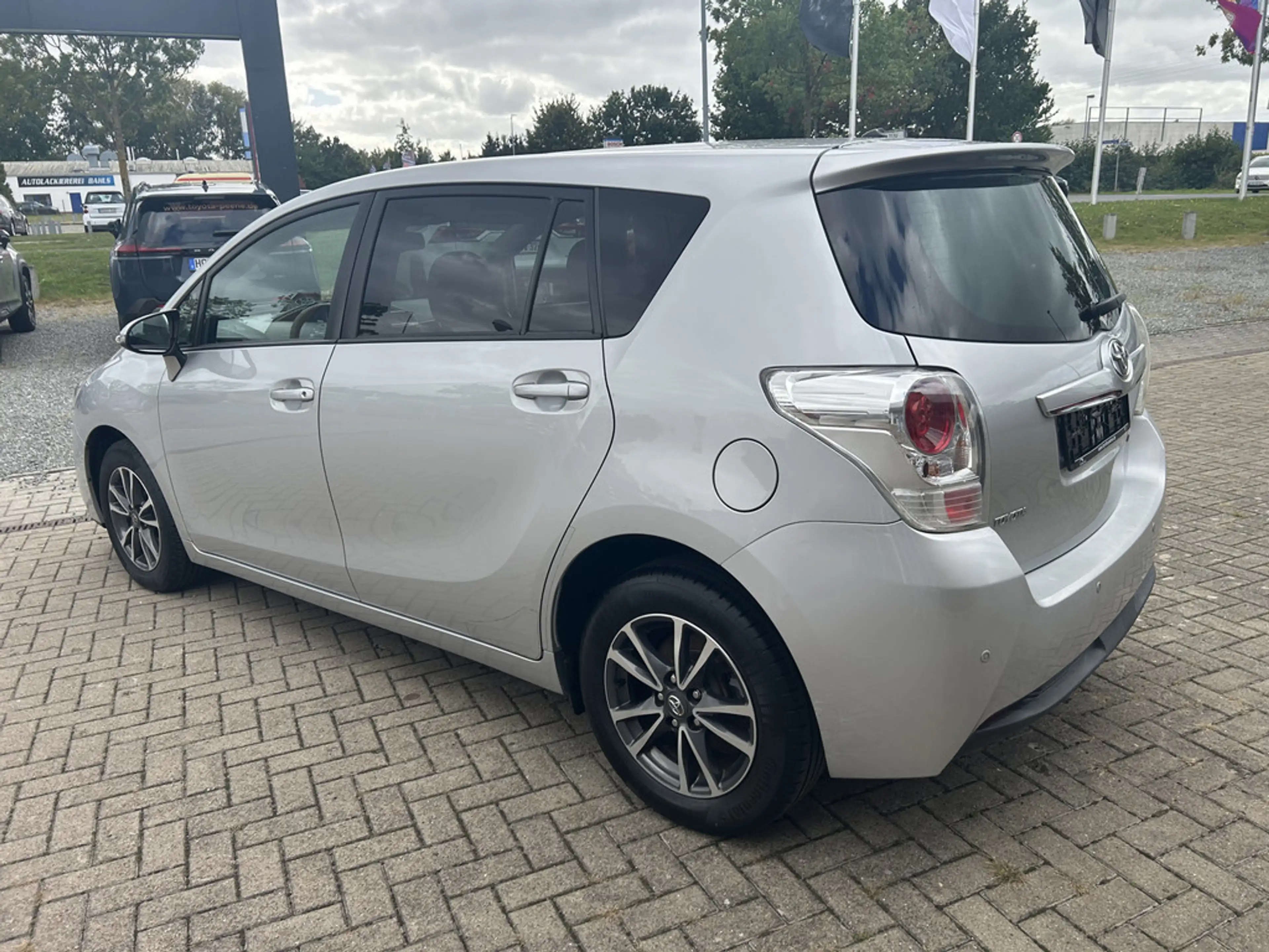 Toyota Verso 1.8 Life KLIMA PDC SHZ KAMERA PANO — photo 2