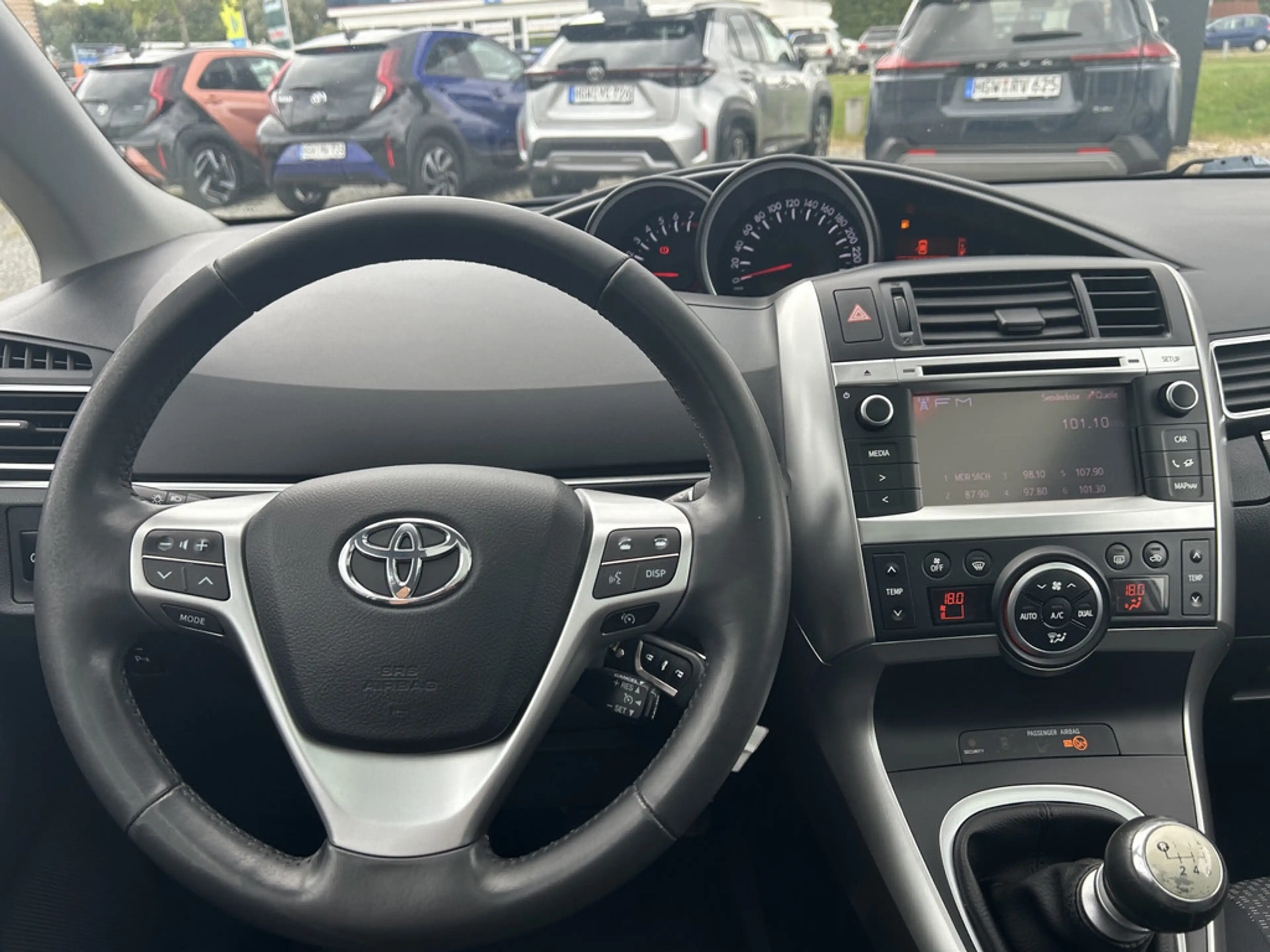 Toyota Verso 1.8 Life KLIMA PDC SHZ KAMERA PANO — photo 10