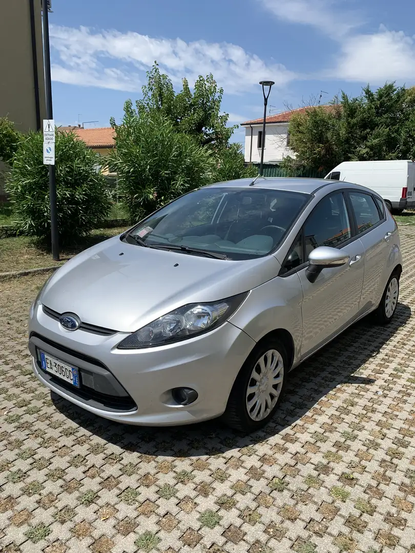 Ford Fiesta 5p 1.4 16v Titanium Gpl - 1