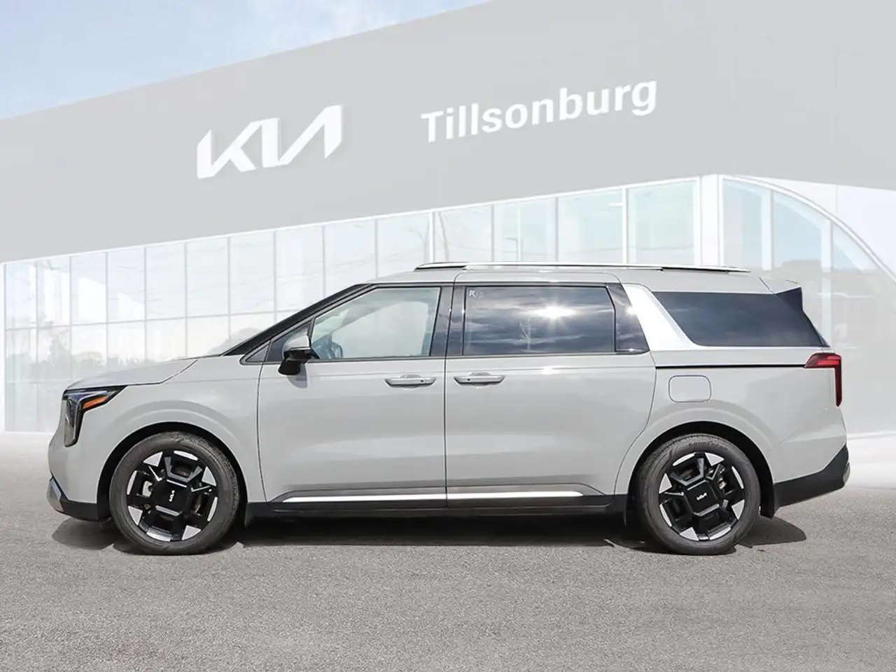 Kia Carnival снимка Kia Carnival
