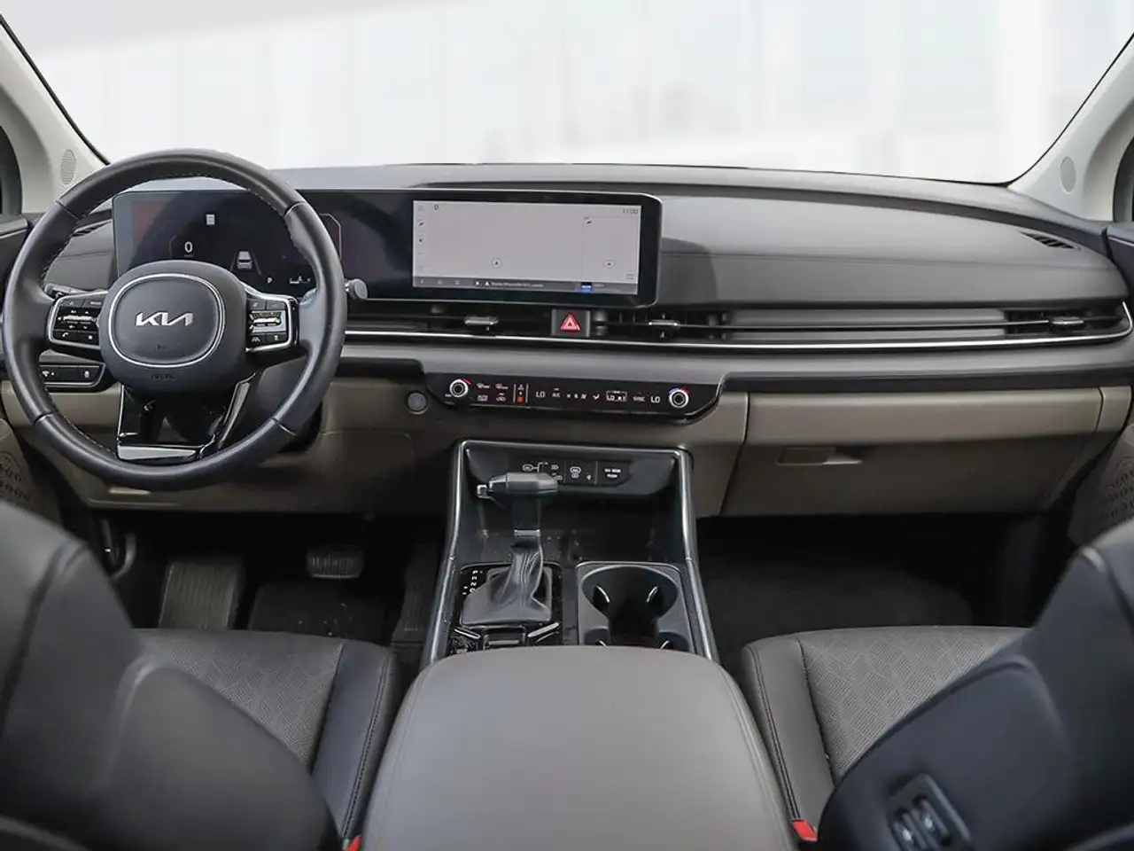 Kia Carnival снимка Kia Carnival