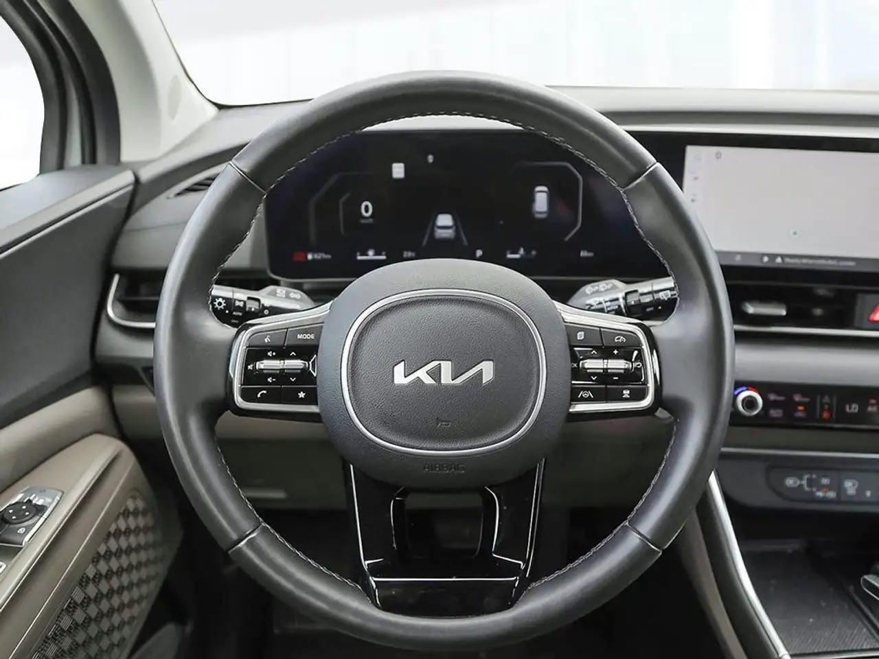 Kia Carnival снимка Kia Carnival