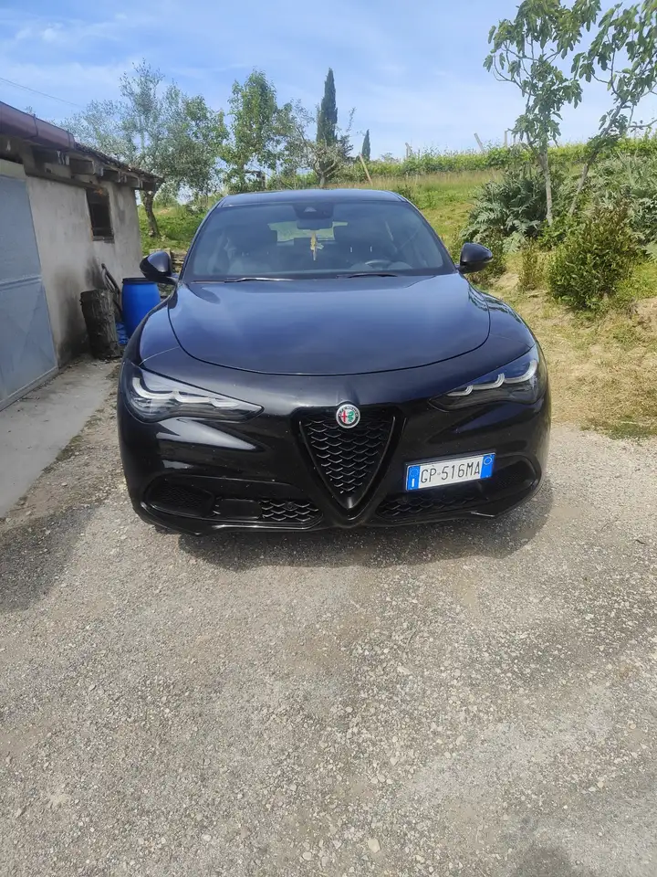 Alfa Romeo Stelvio 2023