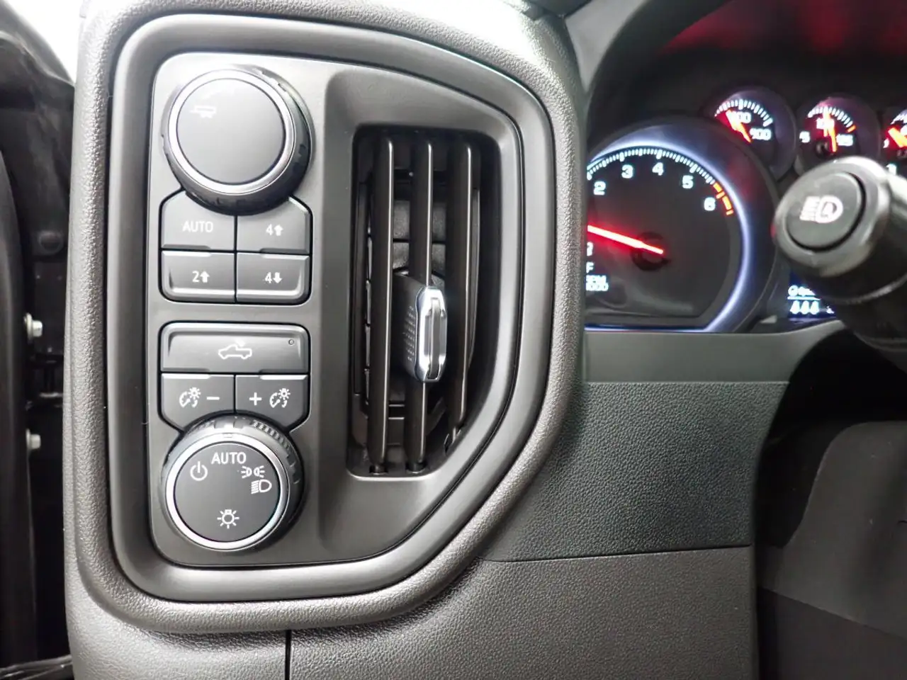 Chevrolet Silverado 1500 снимка Chevrolet Silverado 1500