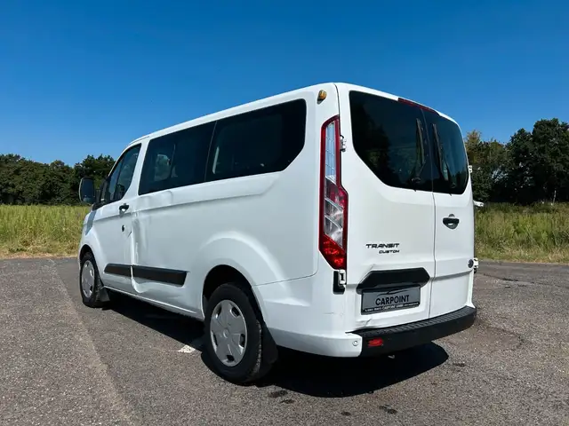 Ford Transit view 3