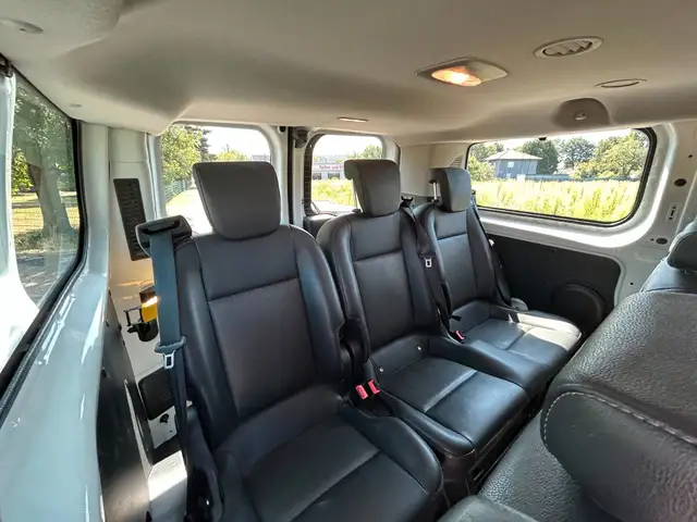 Ford Transit view 11