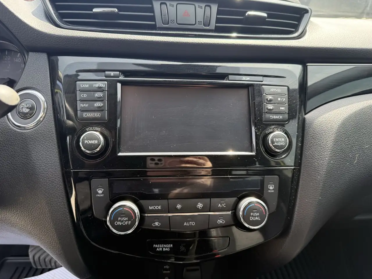 Nissan Qashqai снимка Nissan Qashqai