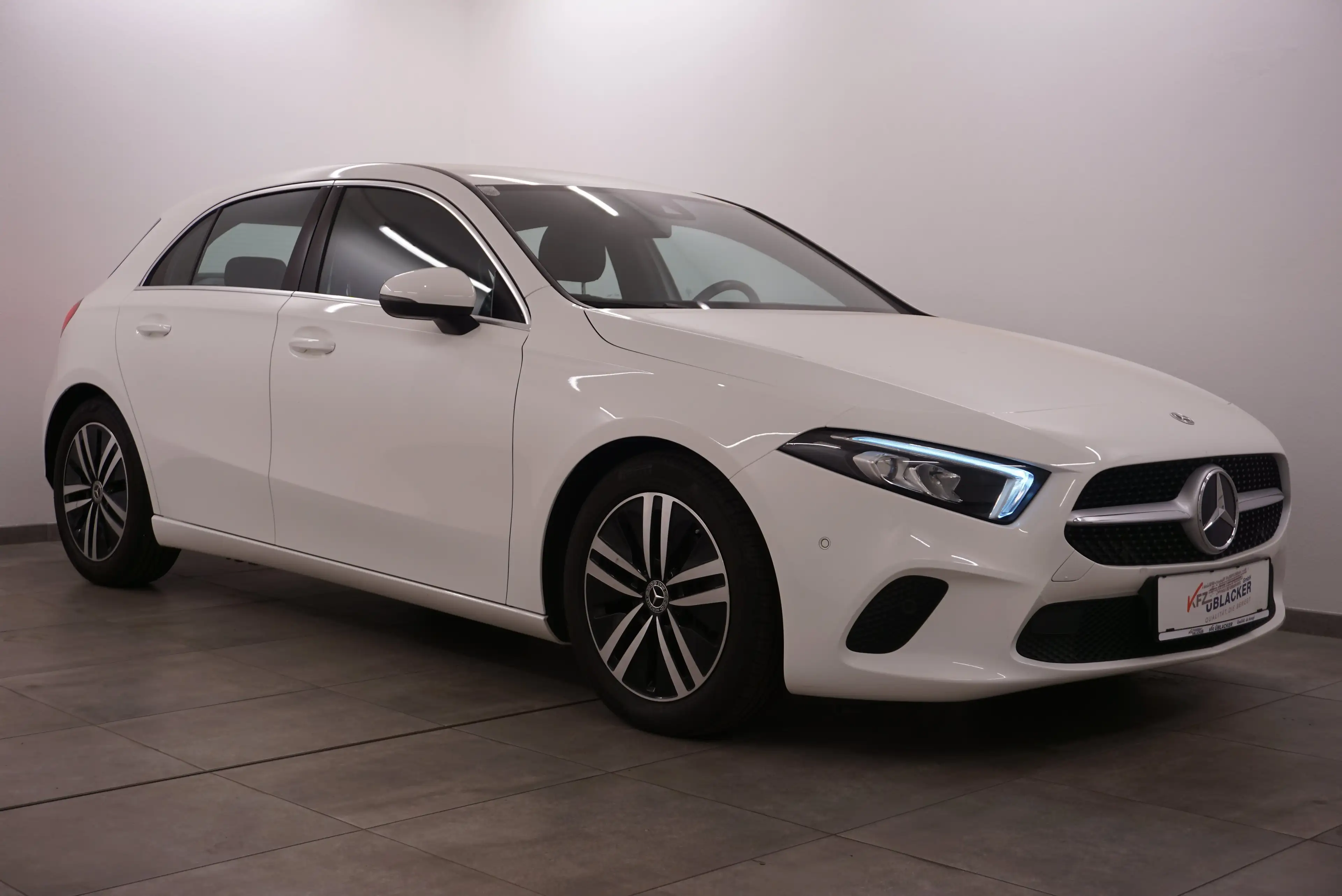Mercedes-Benz A 180 d // Teilledersitze // Anhängervorrichtung //