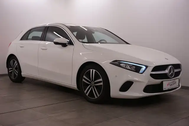 Mercedes-Benz A 180 d // Teilledersitze // Anhängervorrichtung //