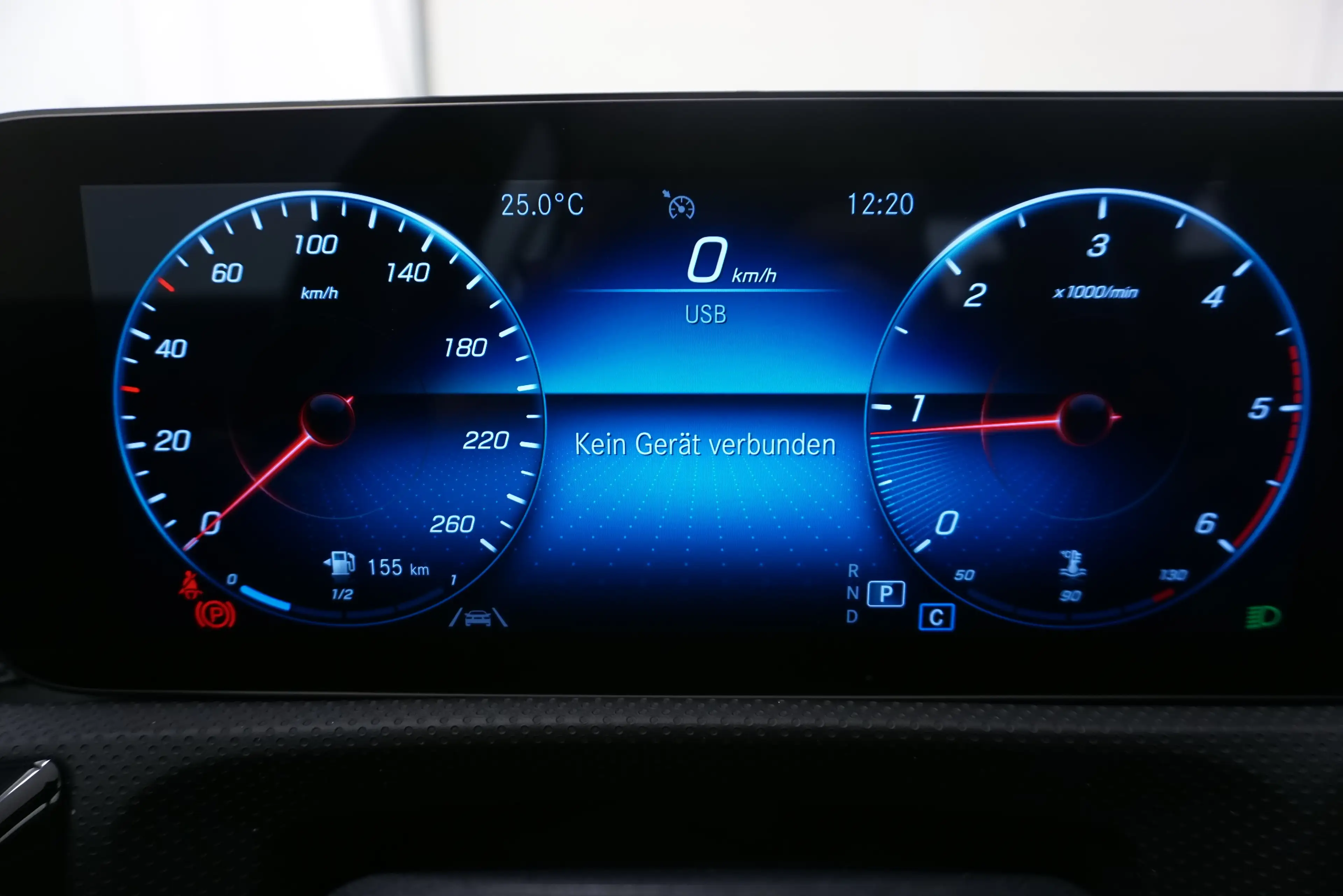 Mercedes-Benz A 180 d // Teilledersitze // Anhängervorrichtung // — photo 7