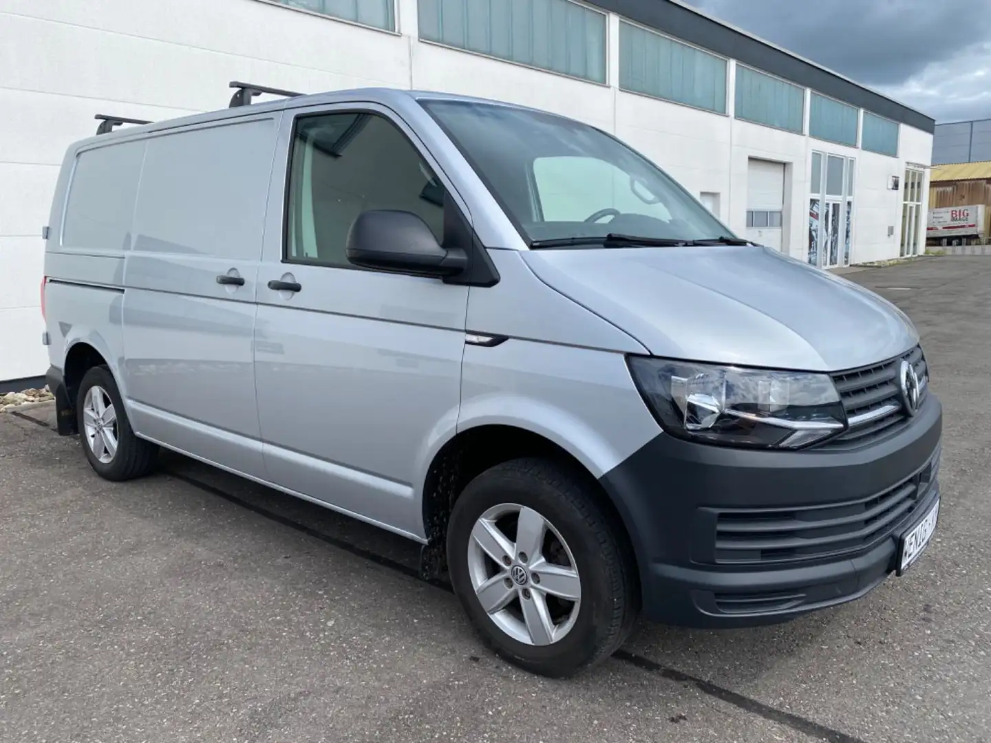 Volkswagen T6 Transporter 2.0 TDI Standheizung AHK PDC Silber - 2