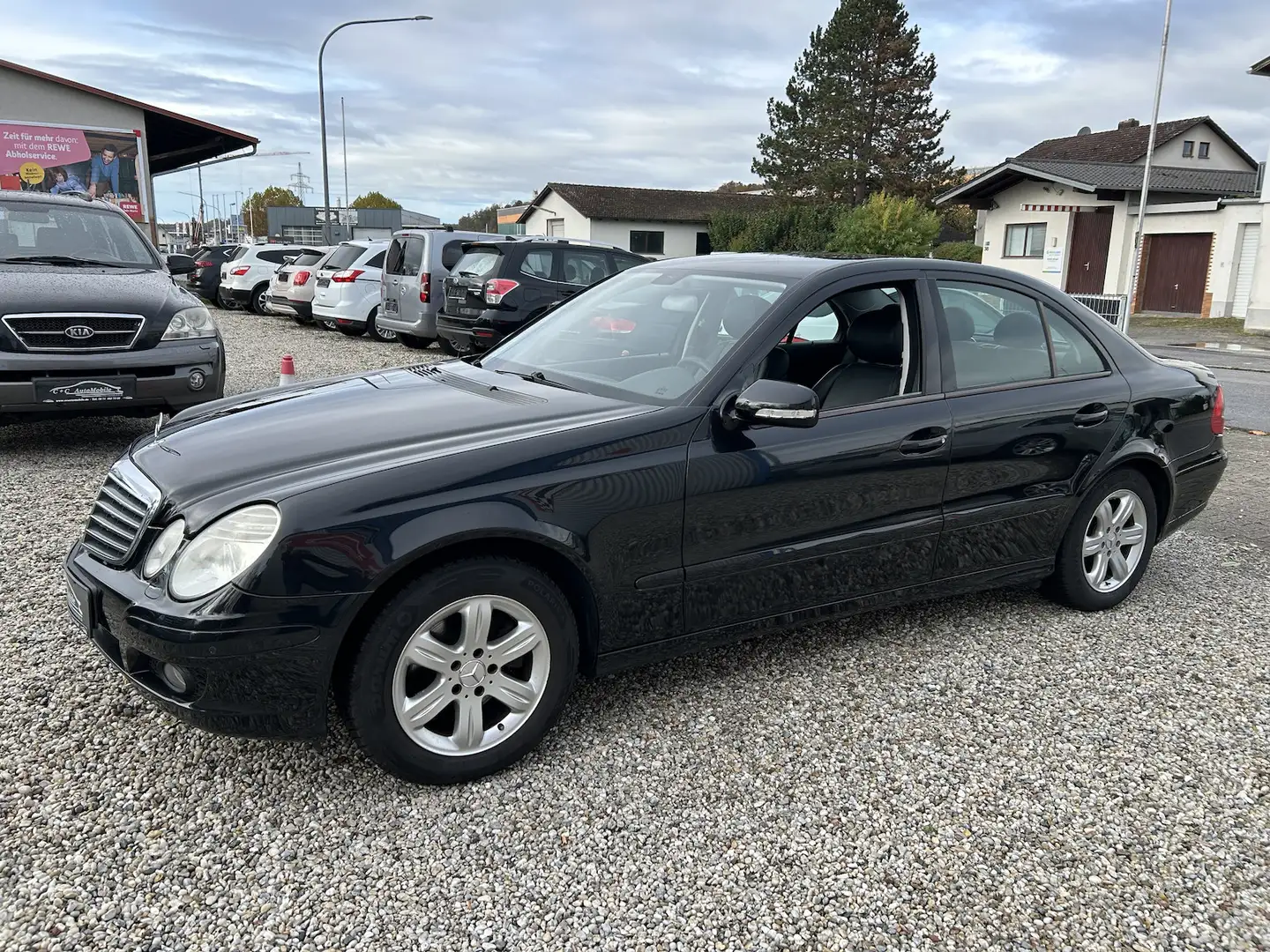 Mercedes-Benz E 200 CDI Aut.Xenon Leder Navi SHZ PDC Schwarz - 1