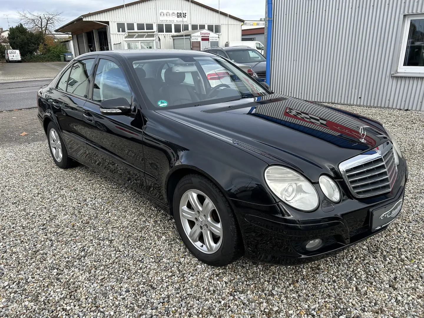 Mercedes-Benz E 200 CDI Aut.Xenon Leder Navi SHZ PDC Schwarz - 2