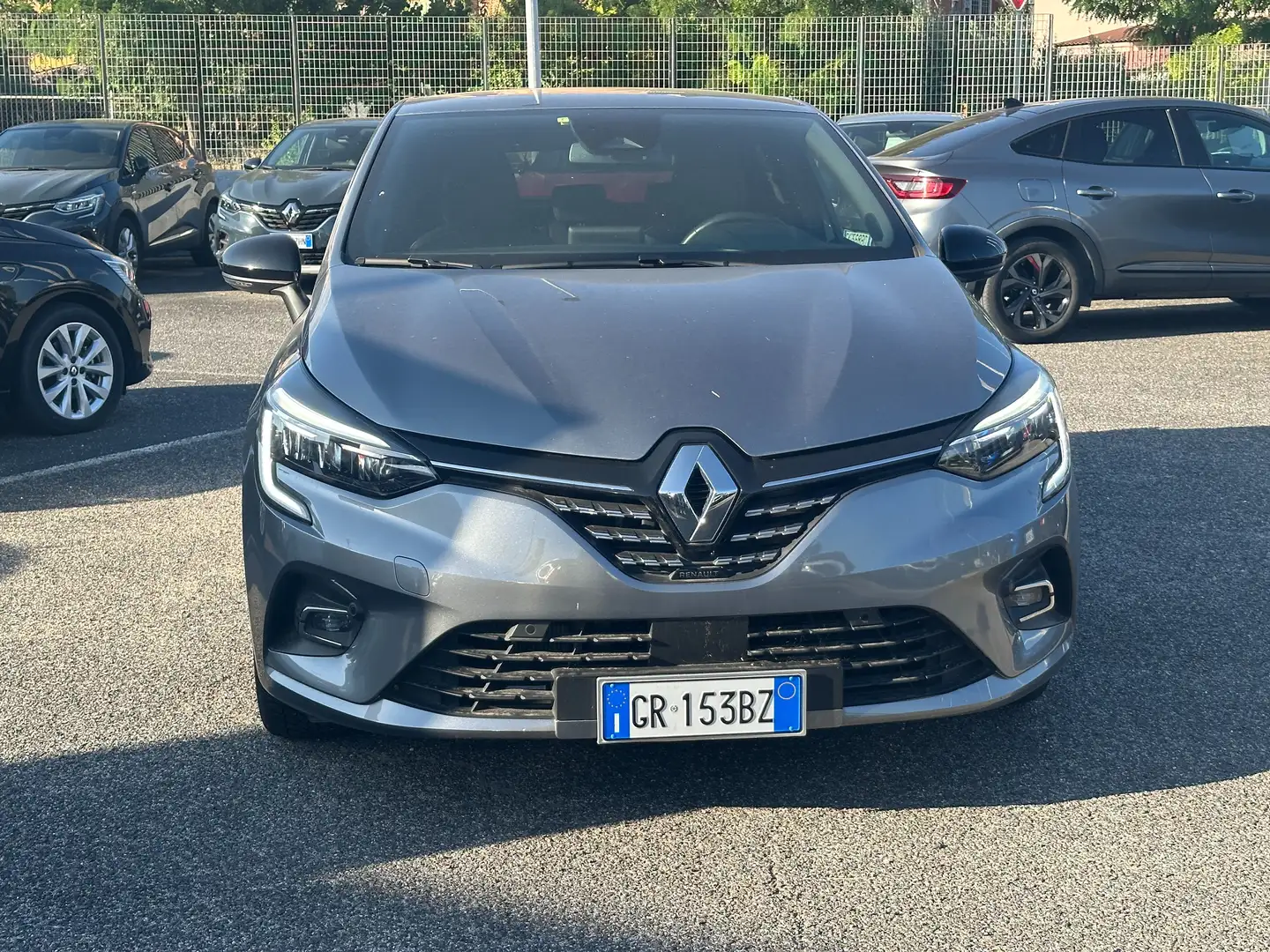 Renault Clio Clio 1.6 E-Tech full hybrid Techno 145cv auto Grijs - 2