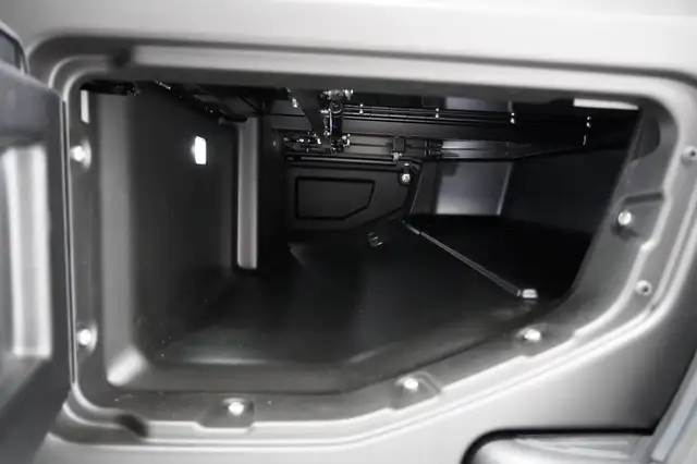 Land Rover Defender LKW 3.0 Hard Top X-Dynamic SE Ansicht 18