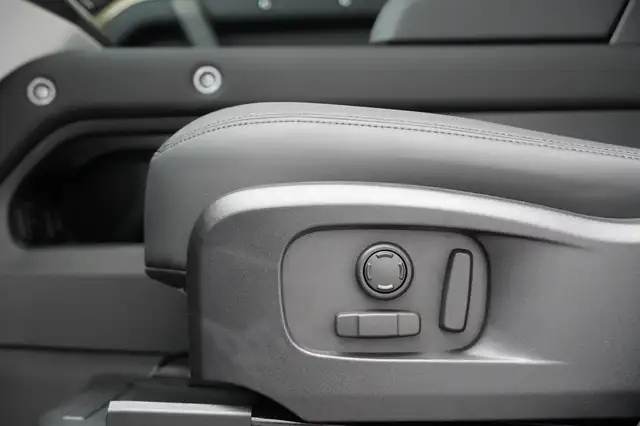 Land Rover Defender LKW 3.0 Hard Top X-Dynamic SE Ansicht 25