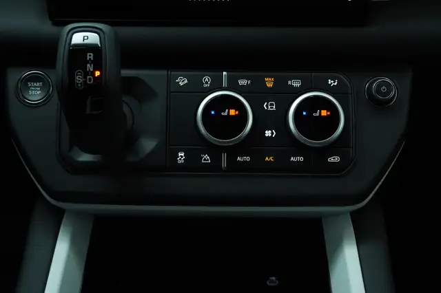 Land Rover Defender LKW 3.0 Hard Top X-Dynamic SE Ansicht 36