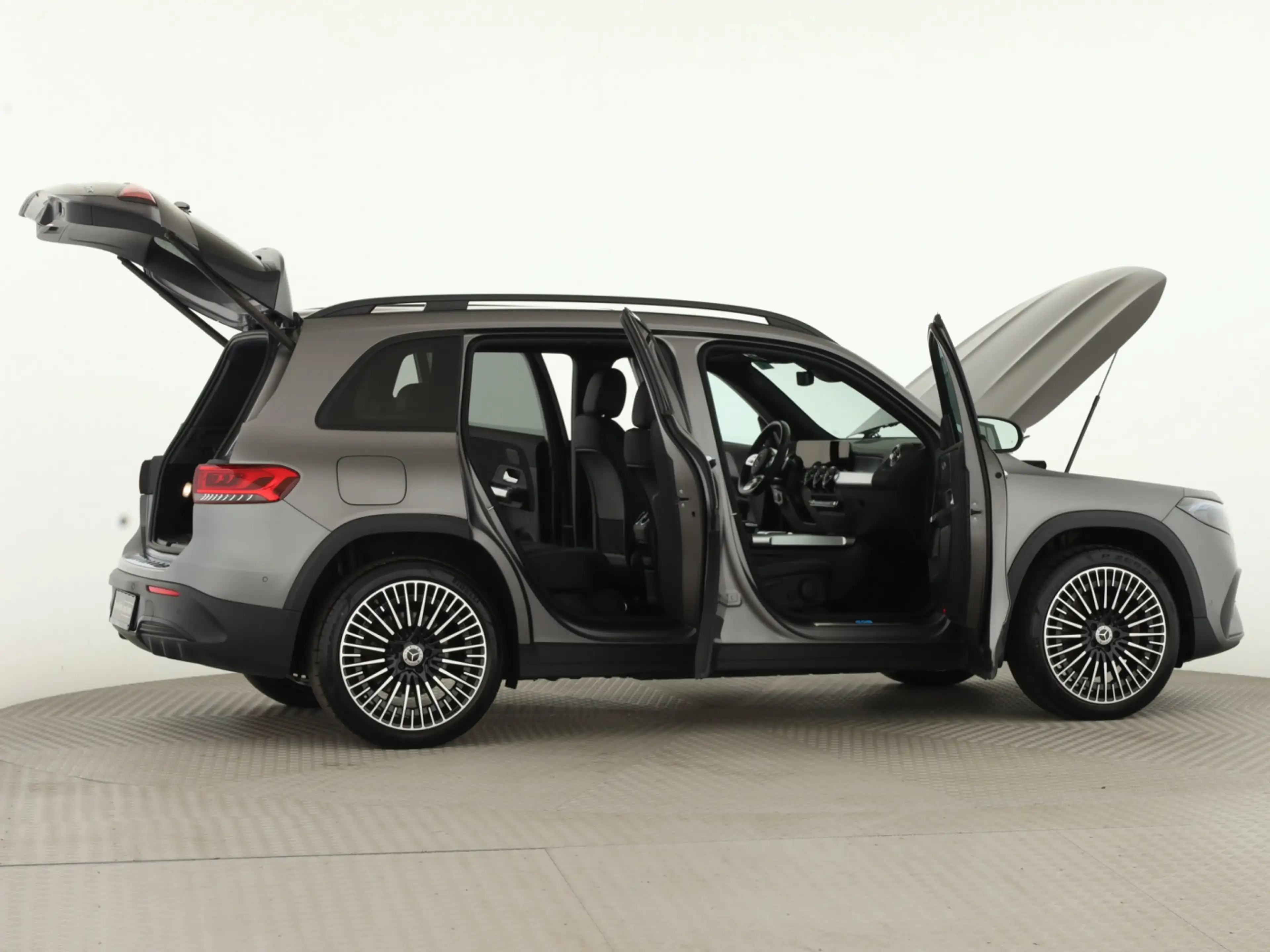 Mercedes-Benz EQB 350 4M *AMG-Line*Panorama*360°Kamera*HUD*20" — photo 8