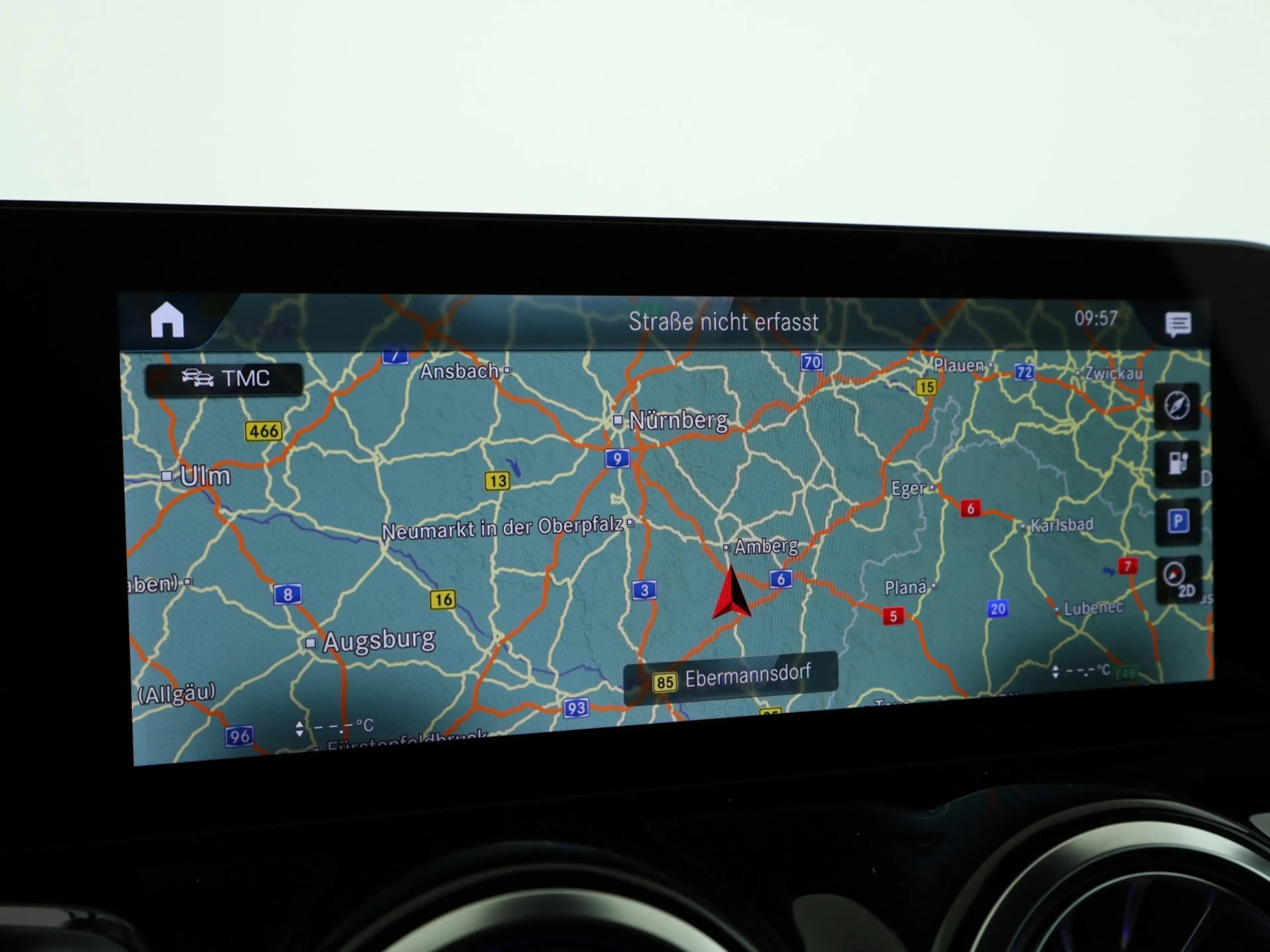 Mercedes-Benz EQB 350 4M *AMG-Line*Panorama*360°Kamera*HUD*20" — photo 13
