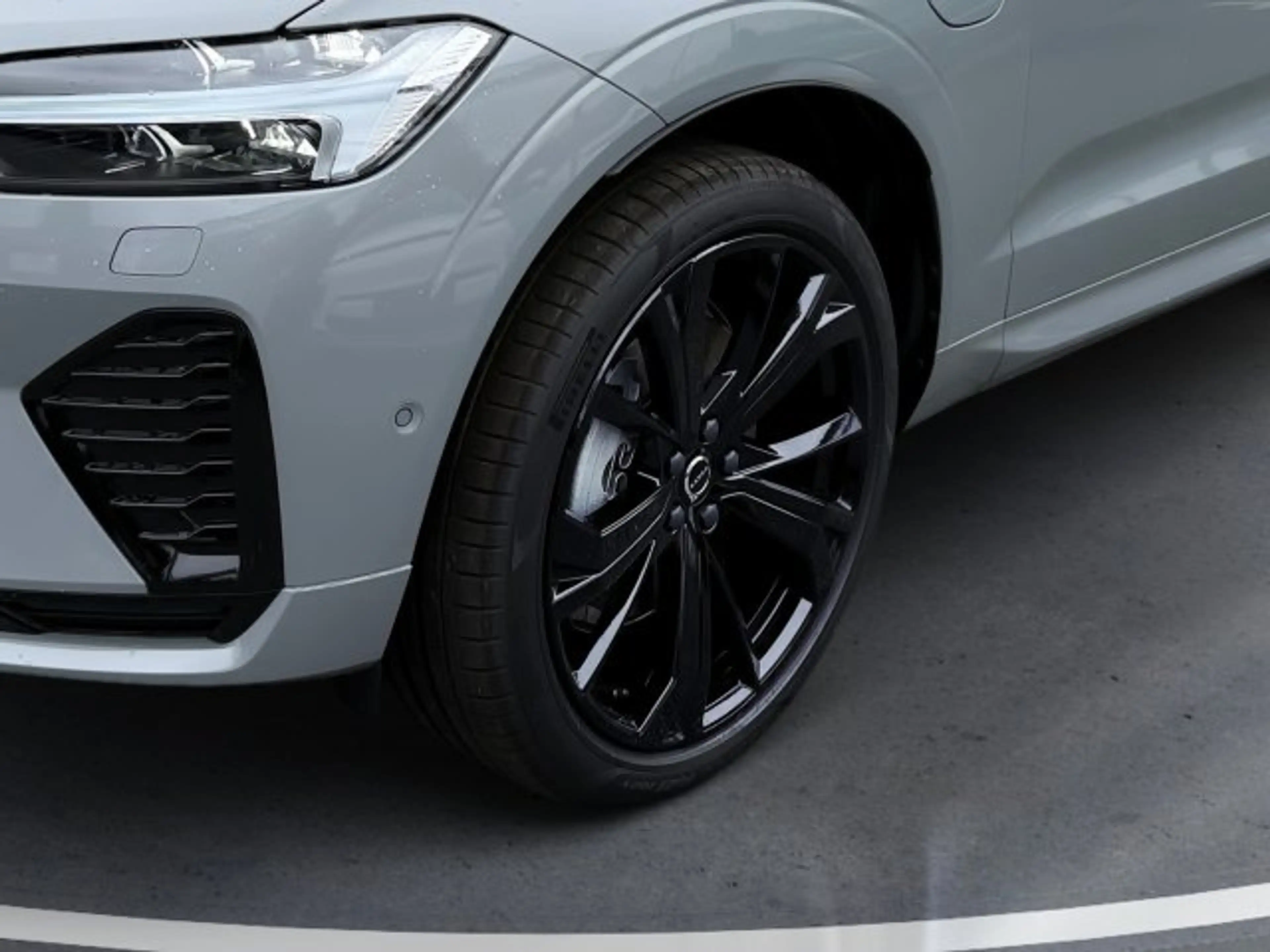 Volvo XC60 Black Edition Ultra, T6 AWD Plug-in Hybrid, Elektrisch/ — photo 8