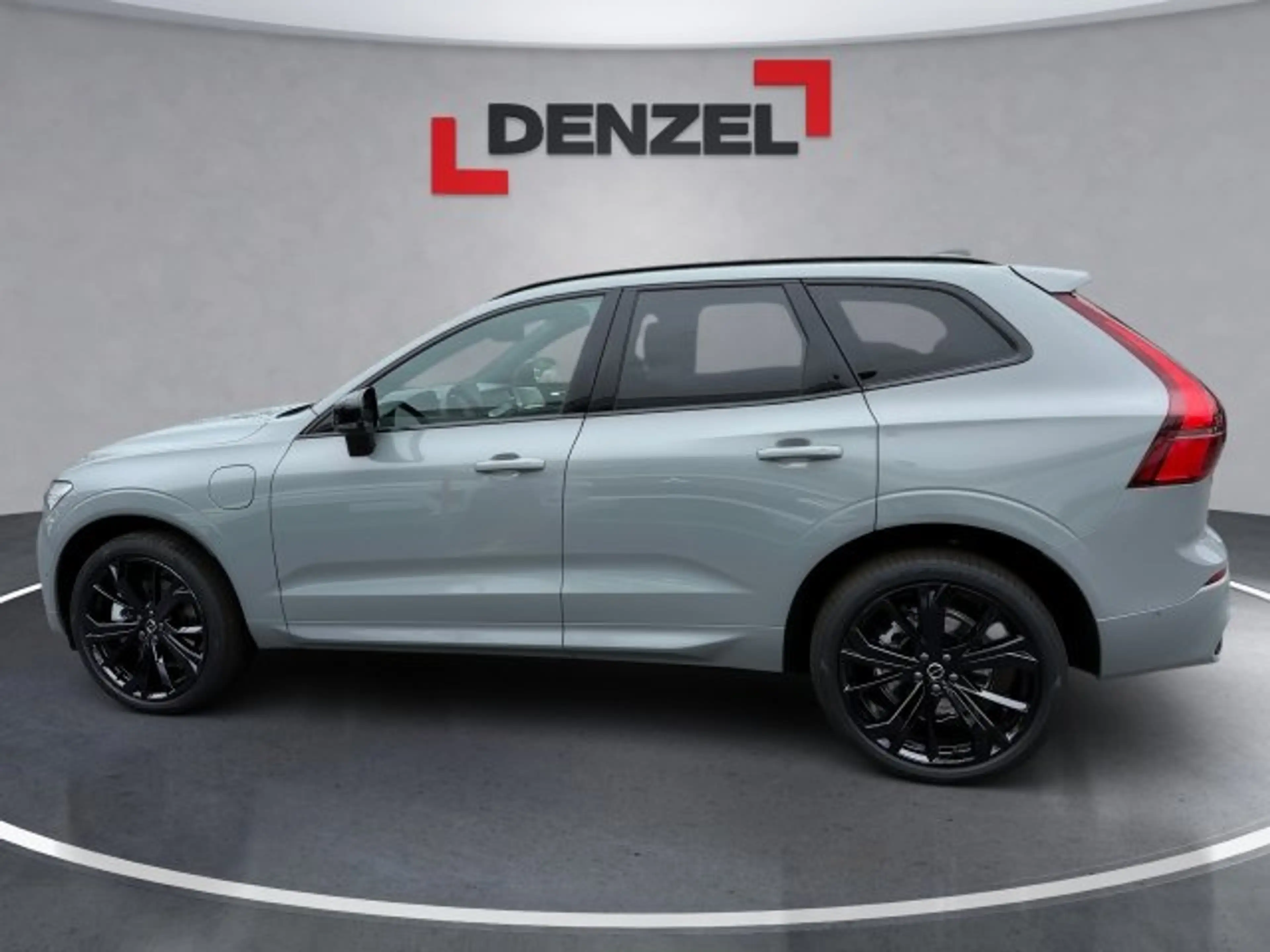 Volvo XC60 Black Edition Ultra, T6 AWD Plug-in Hybrid, Elektrisch/ — photo 2