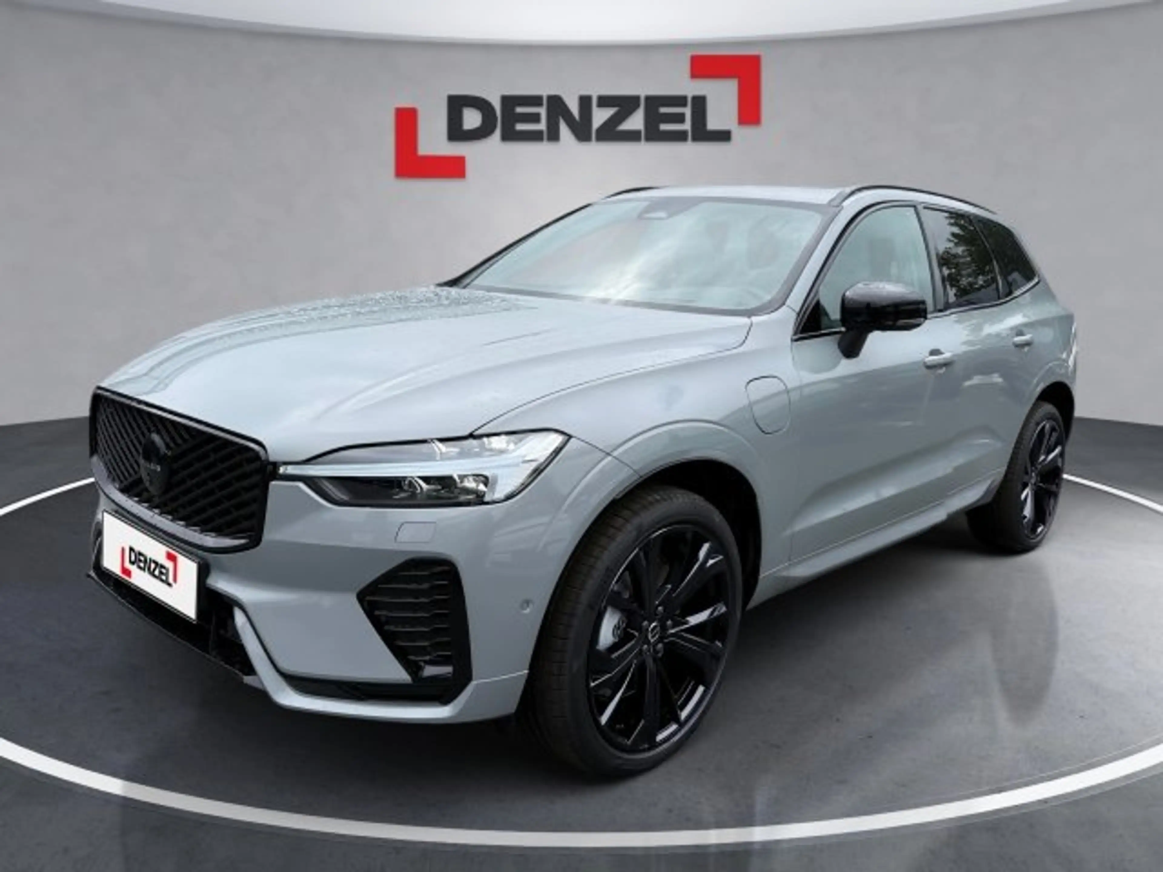 Volvo XC60 Black Edition Ultra, T6 AWD Plug-in Hybrid, Elektrisch/