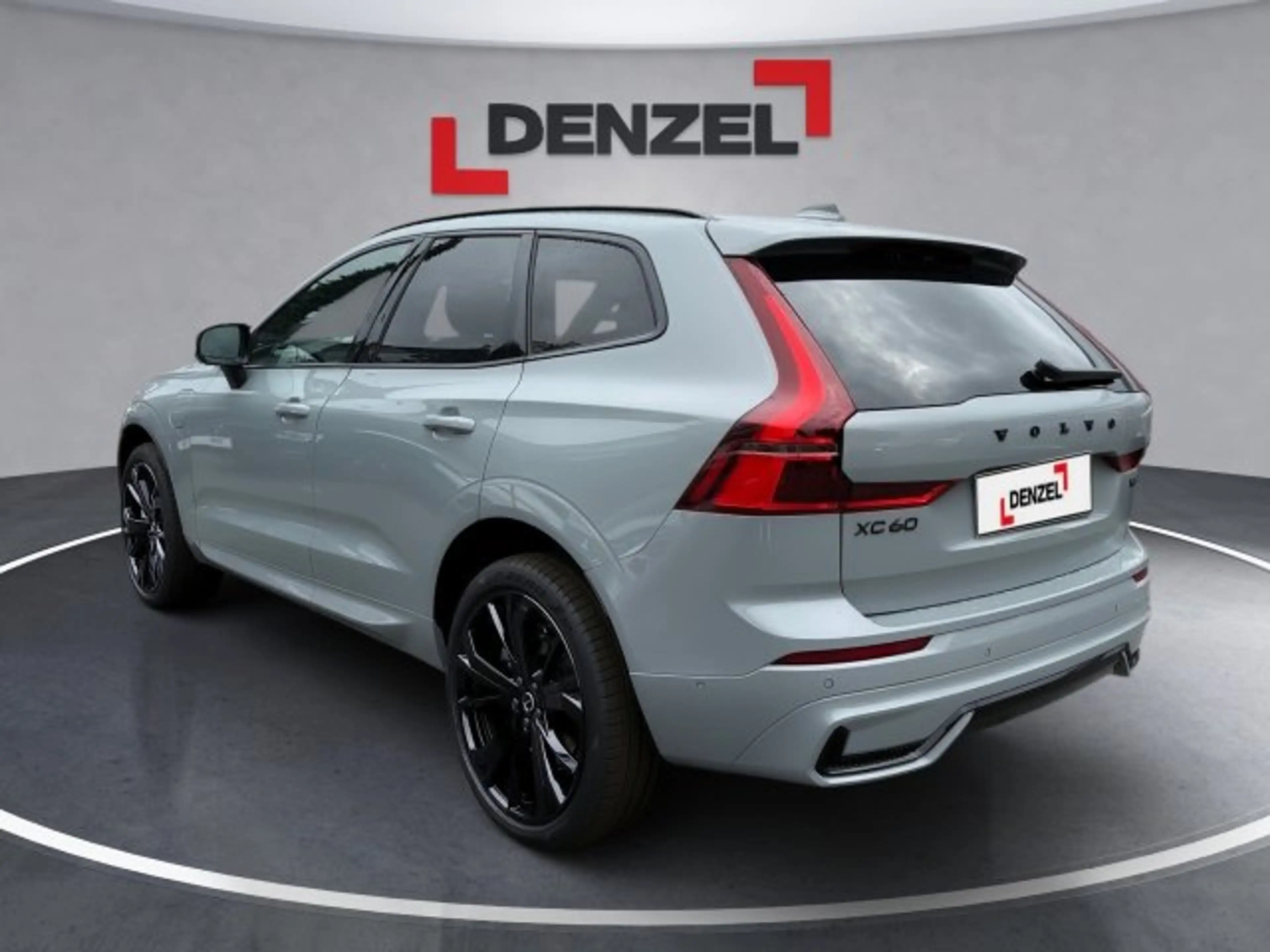 Volvo XC60 Black Edition Ultra, T6 AWD Plug-in Hybrid, Elektrisch/ — photo 3