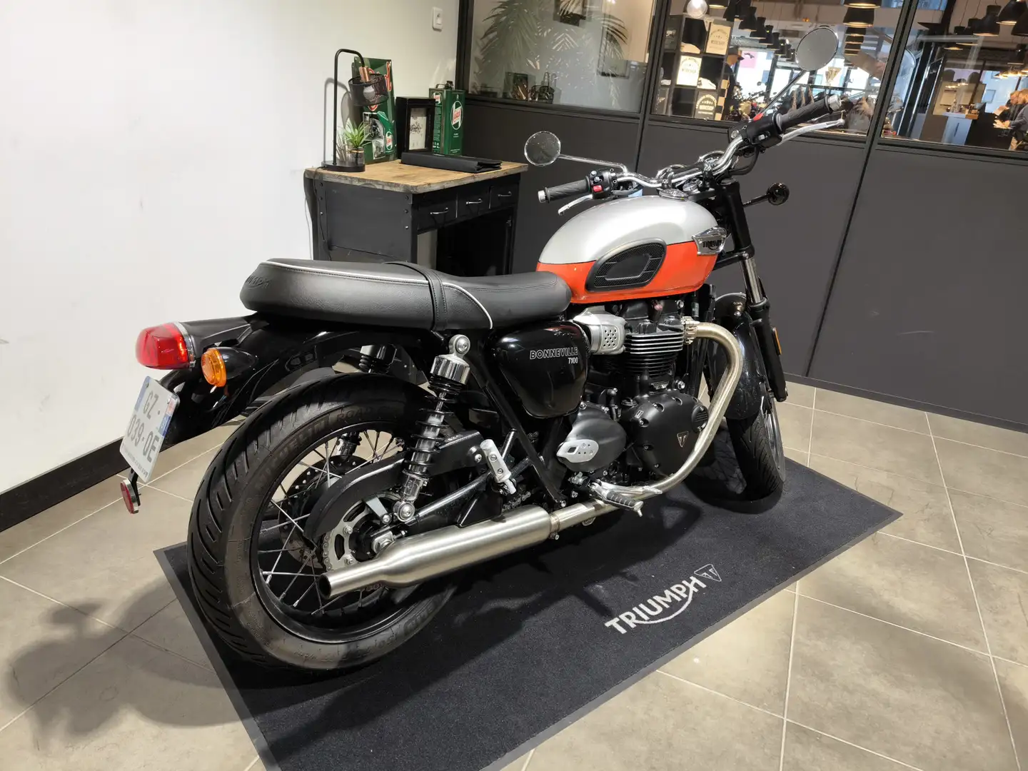 Triumph Bonneville T100 Szürke - 2