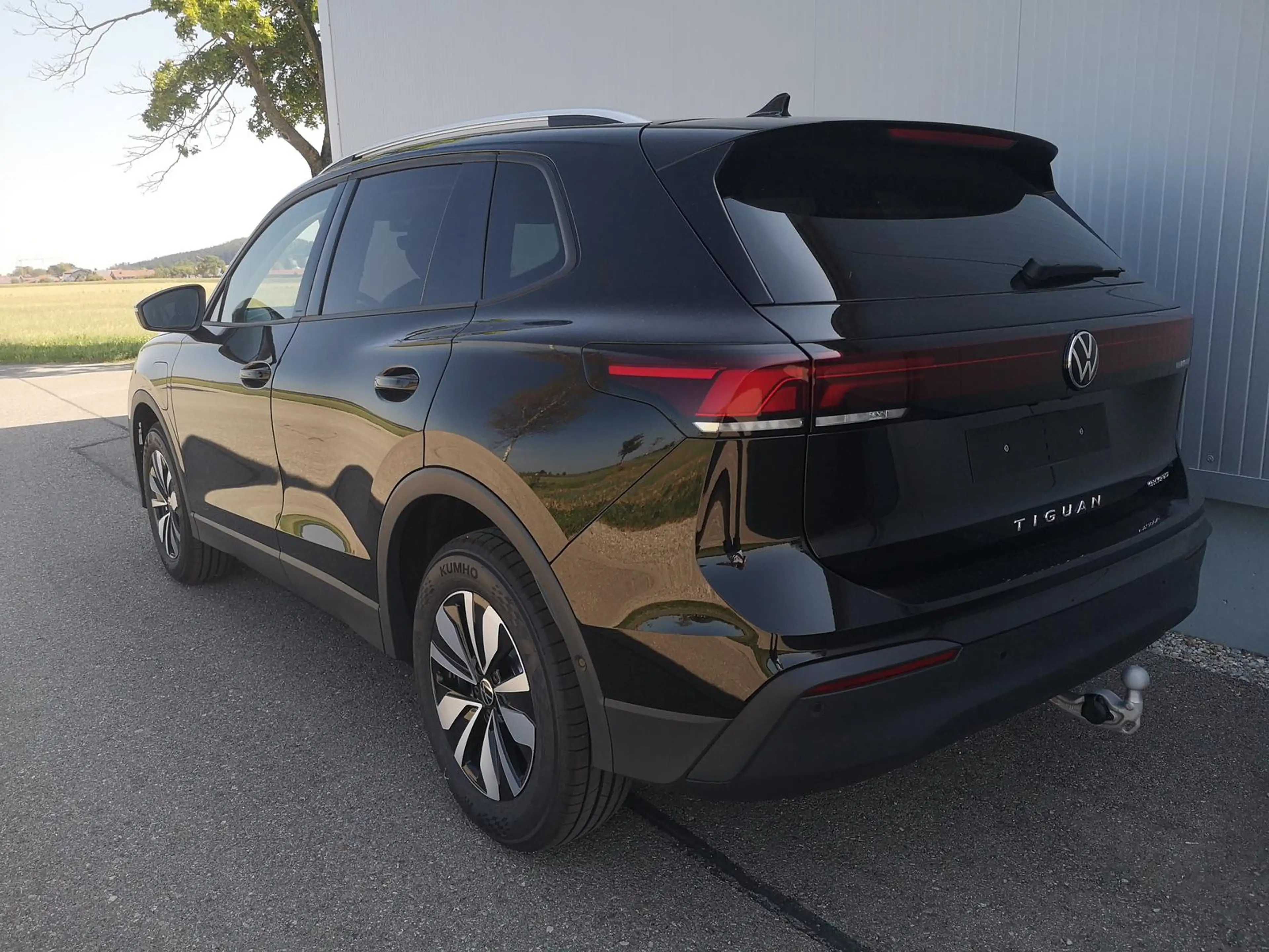 Volkswagen Tiguan 1.5 eTSI DSG Life AHK ACC 360 el. HK — photo 3
