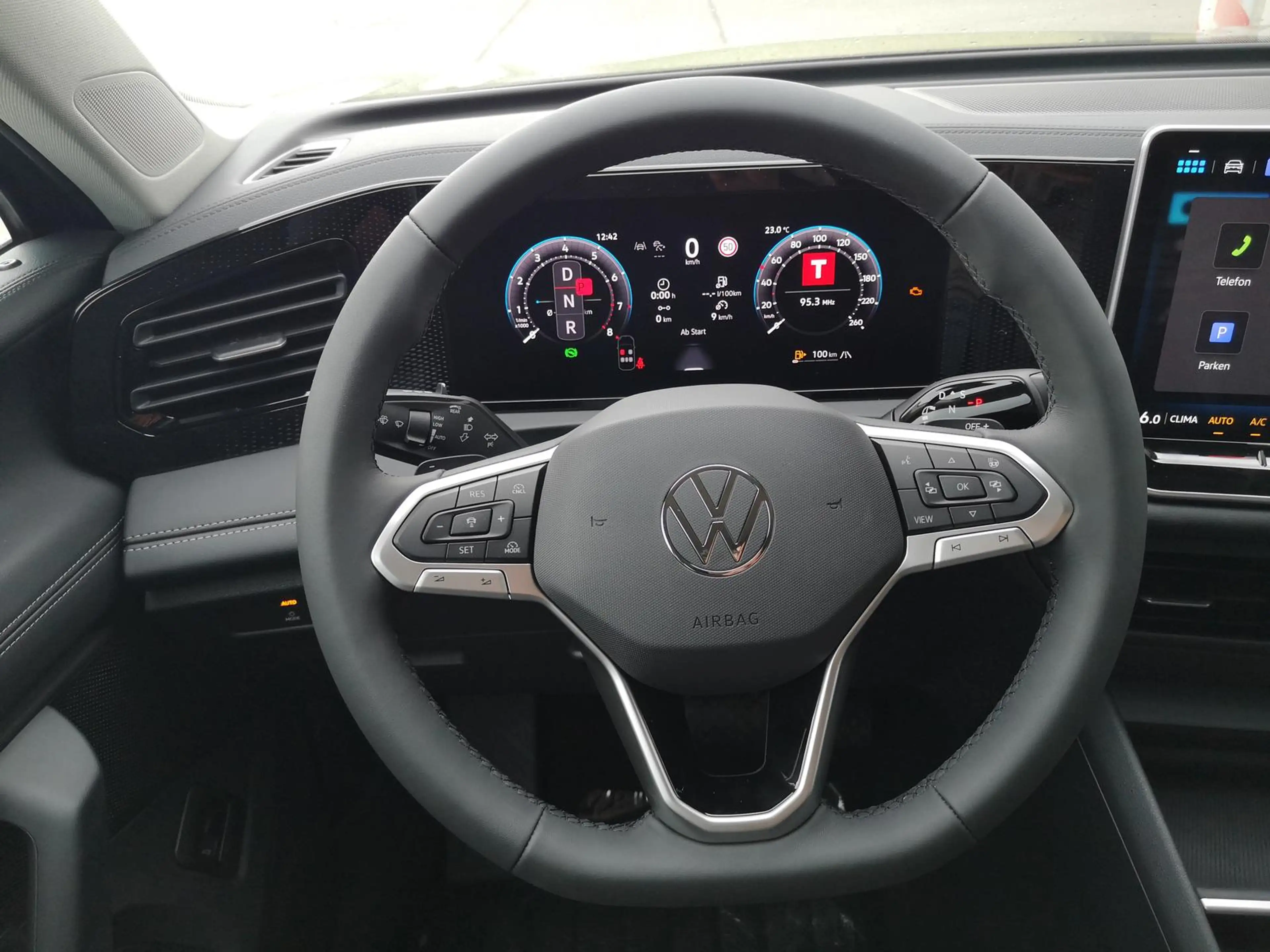 Volkswagen Tiguan 1.5 eTSI DSG Life AHK ACC 360 el. HK — photo 5