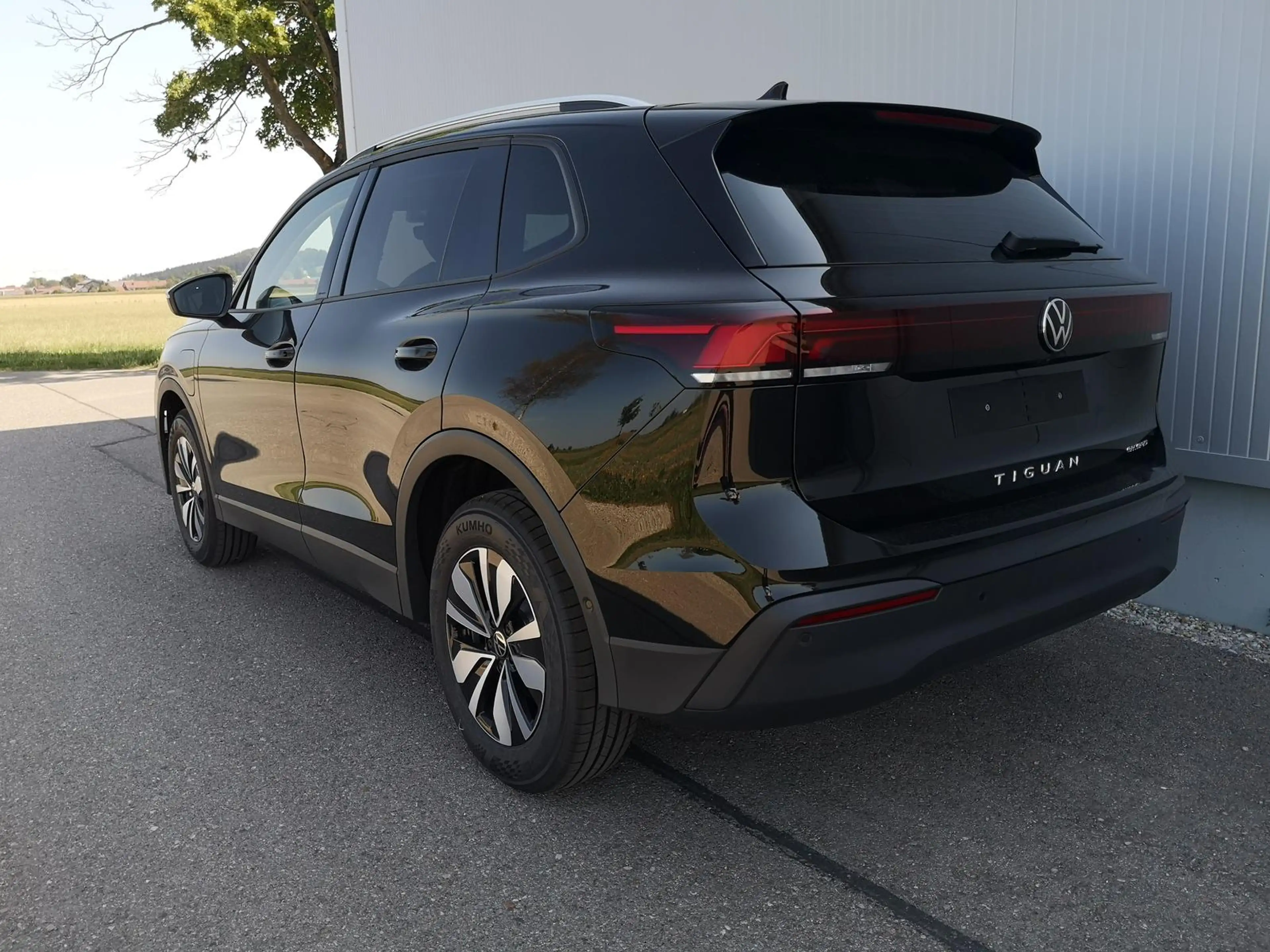 Volkswagen Tiguan 1.5 eTSI DSG Life AHK ACC 360 el. HK — photo 2