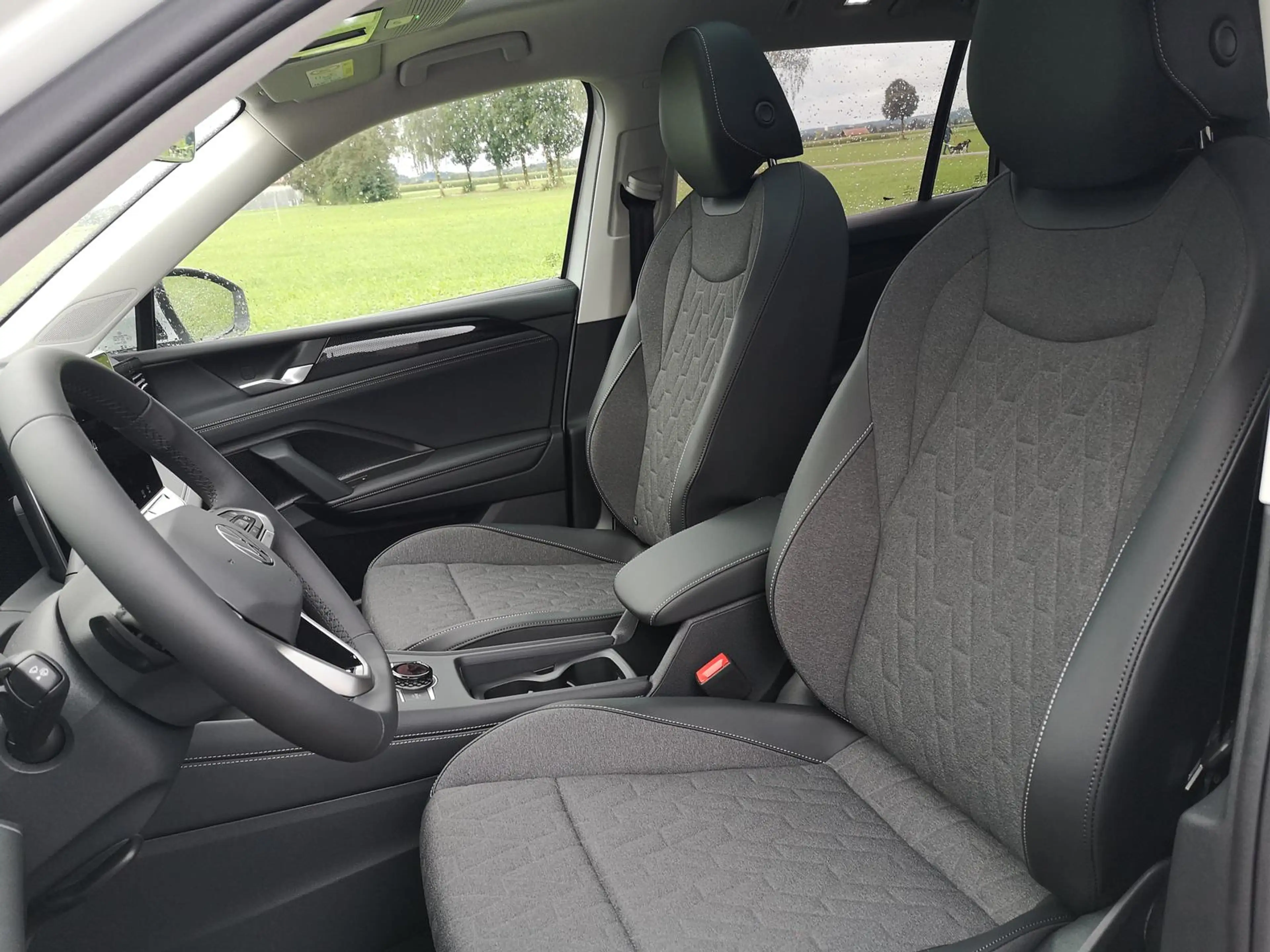 Volkswagen Tiguan 1.5 eTSI DSG Life AHK ACC 360 el. HK — photo 8