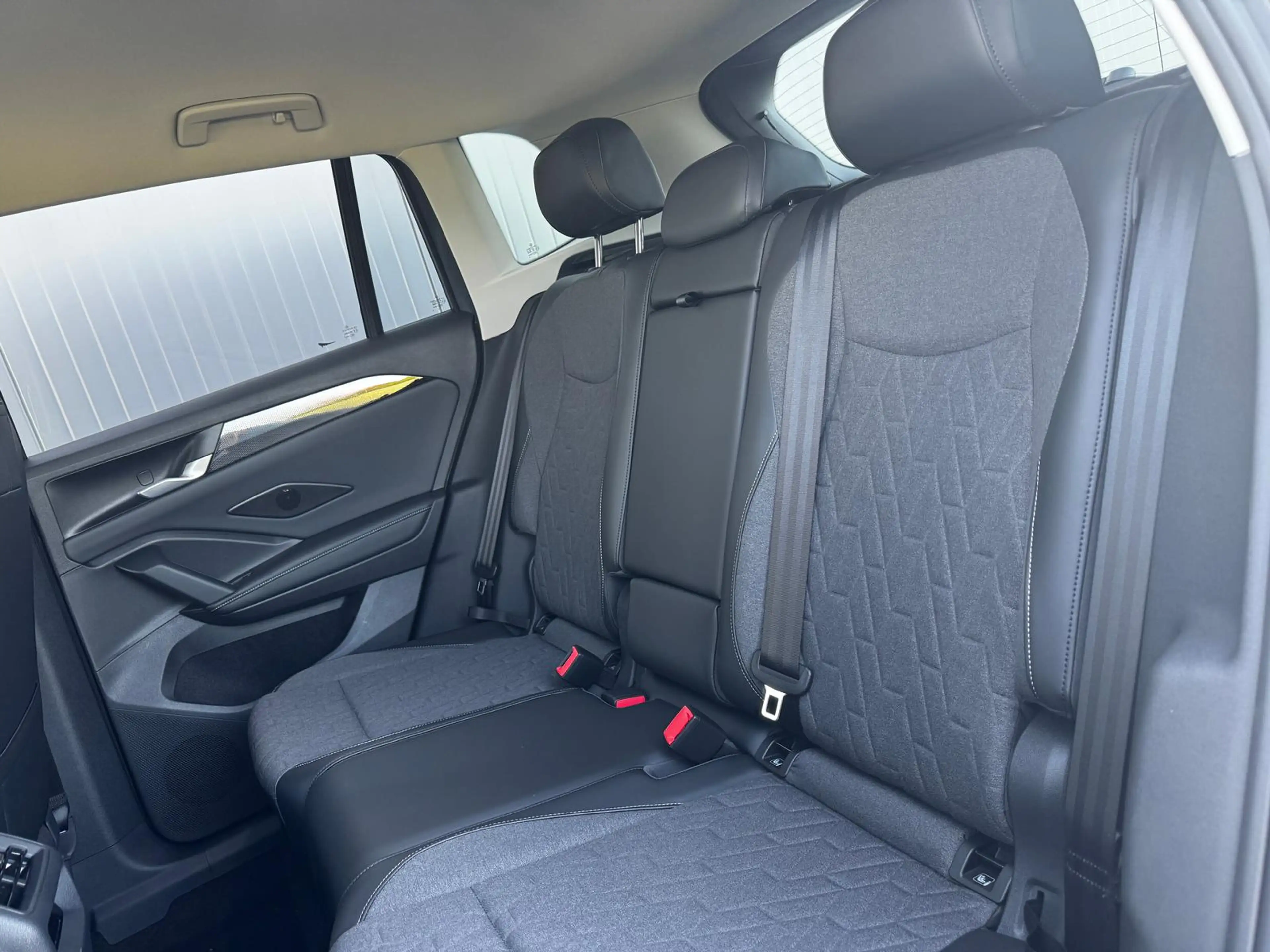 Volkswagen Tiguan 1.5 eTSI DSG Life AHK ACC 360 el. HK — photo 9