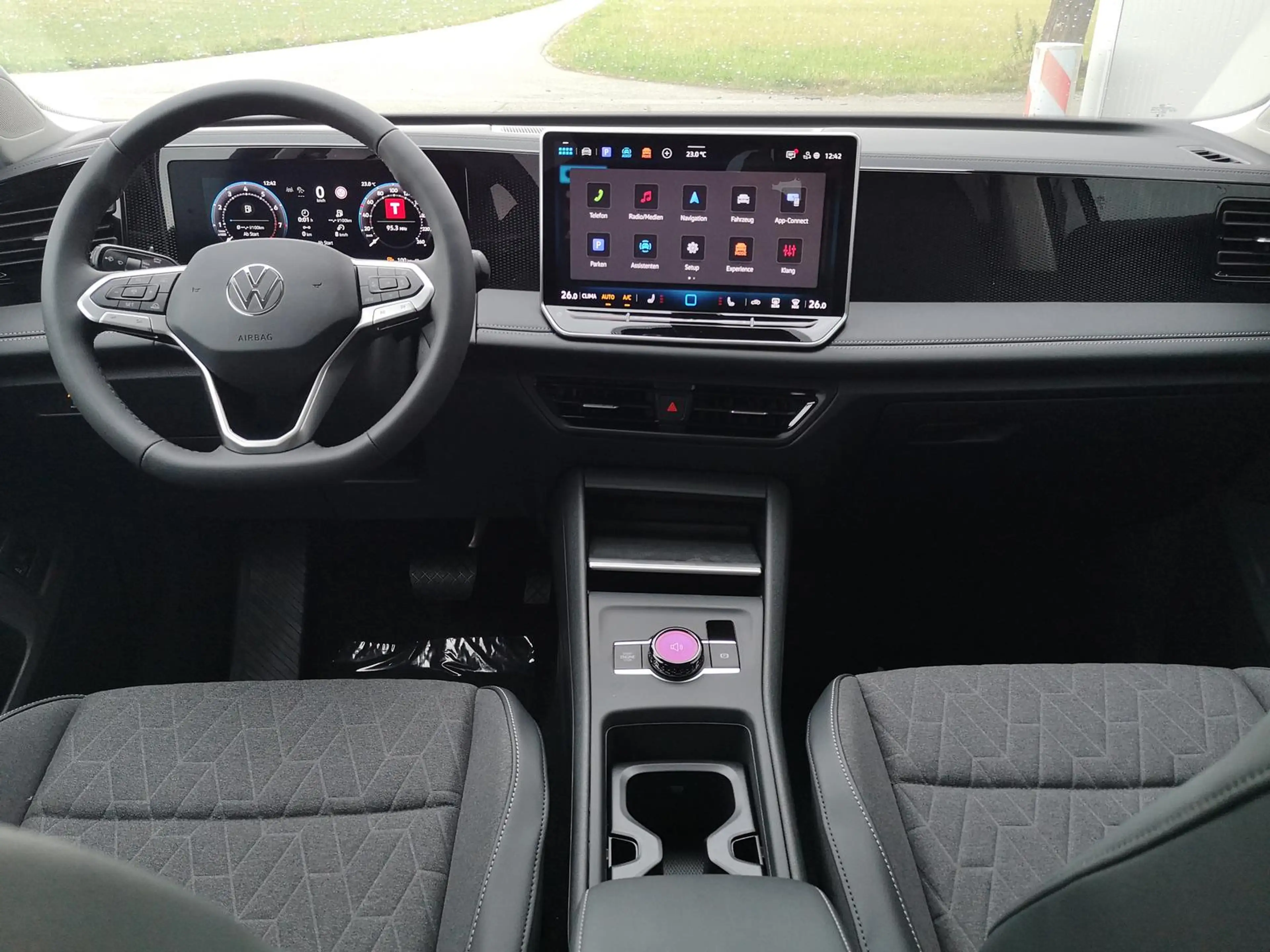 Volkswagen Tiguan 1.5 eTSI DSG Life AHK ACC 360 el. HK — photo 6