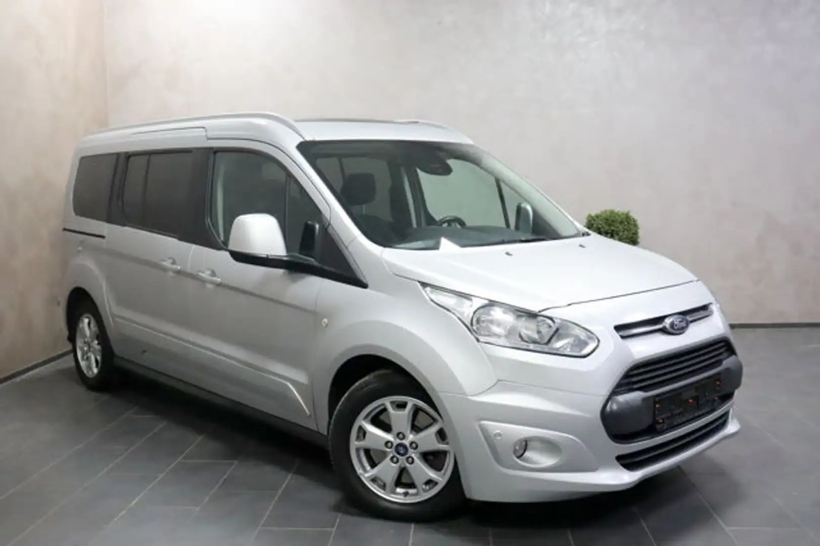 Ford Tourneo Connect Titanium 7-Sitzer CAM AHK NAVI Silber - 2