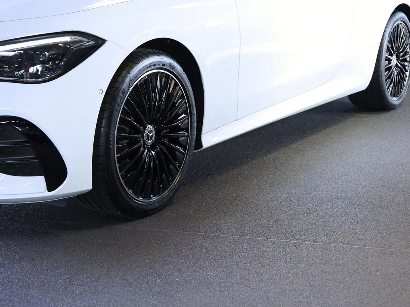 Mercedes-Benz CLE 180 AMG NIGHT PANO AHK DISTRON MEMORY 360° Blanc - 2