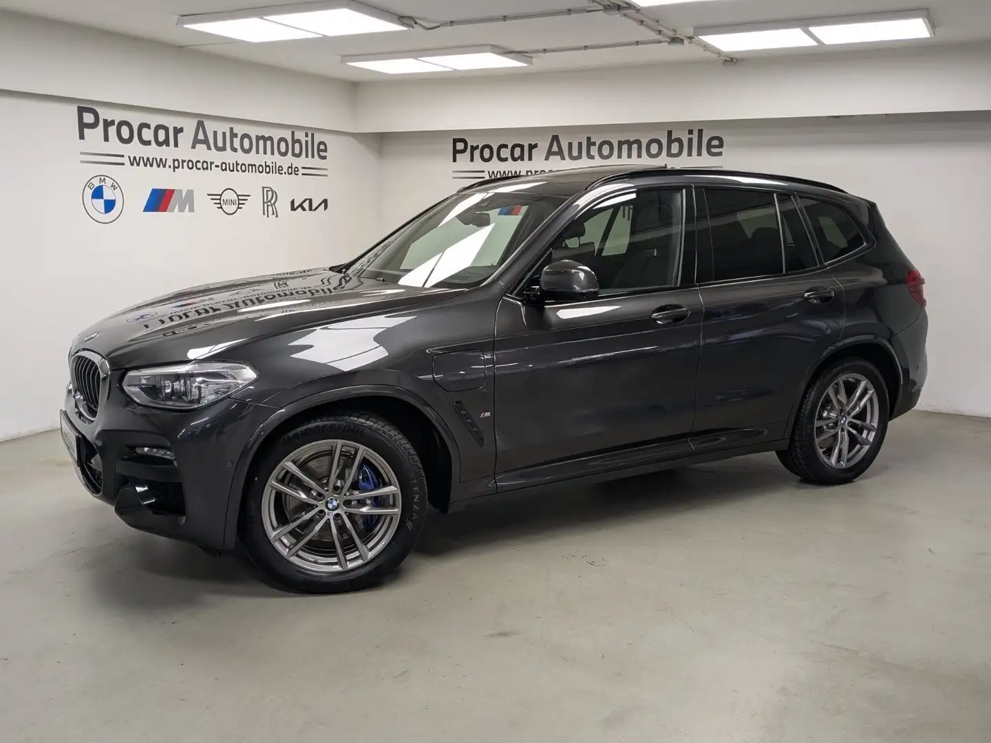 BMW X3 xDrive30e M Sport Pano AHK DA 360° HuD HiFi 19'' Grijs - 2