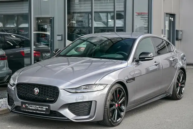 Jaguar Xe view 2