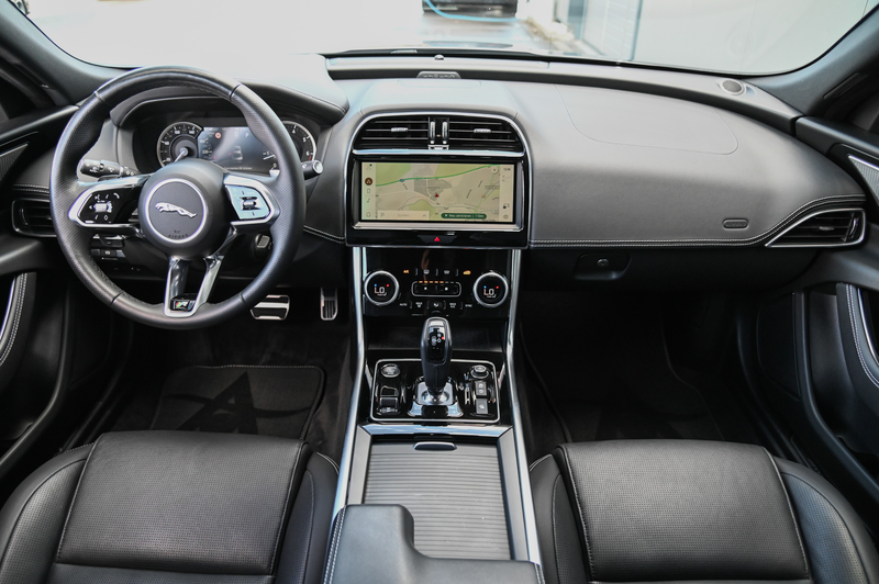 Jaguar XE P250 Edition R-Dynamic Black Pack* Meridian* — photo 10