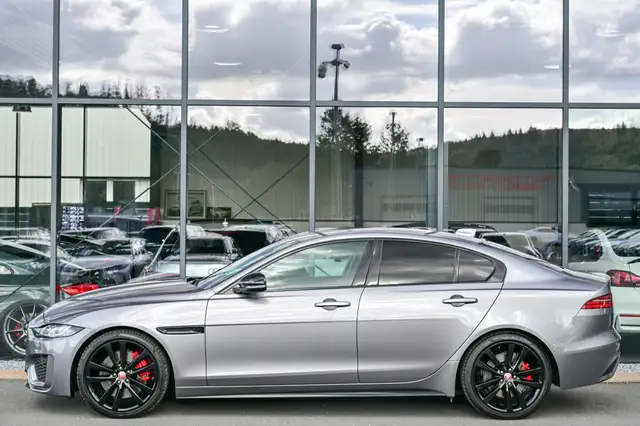 Jaguar Xe view 6
