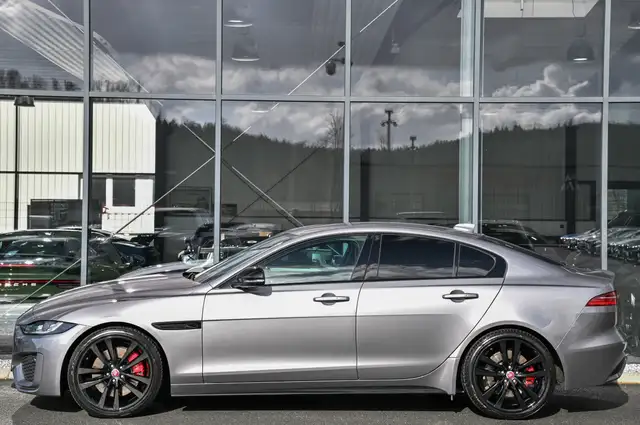 Jaguar Xe view 6