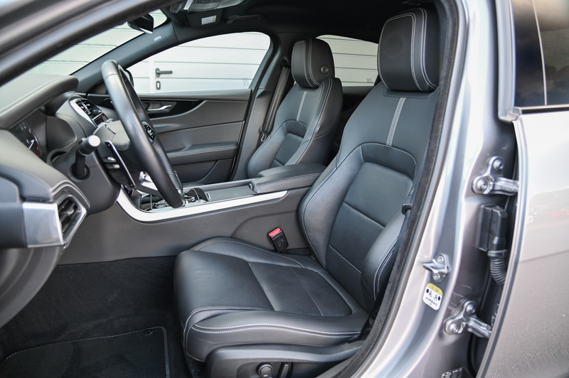 Jaguar XE P250 Edition R-Dynamic Black Pack* Meridian* — photo 12