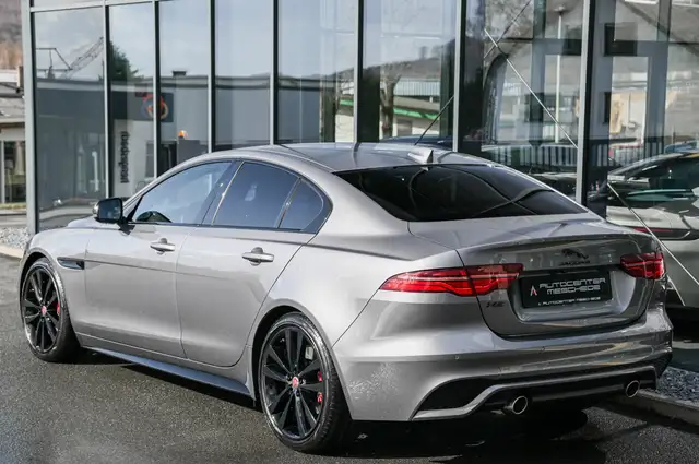 Jaguar Xe view 5