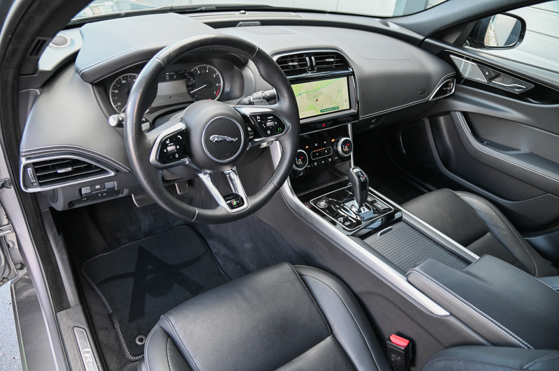 Jaguar XE P250 Edition R-Dynamic Black Pack* Meridian* — photo 9