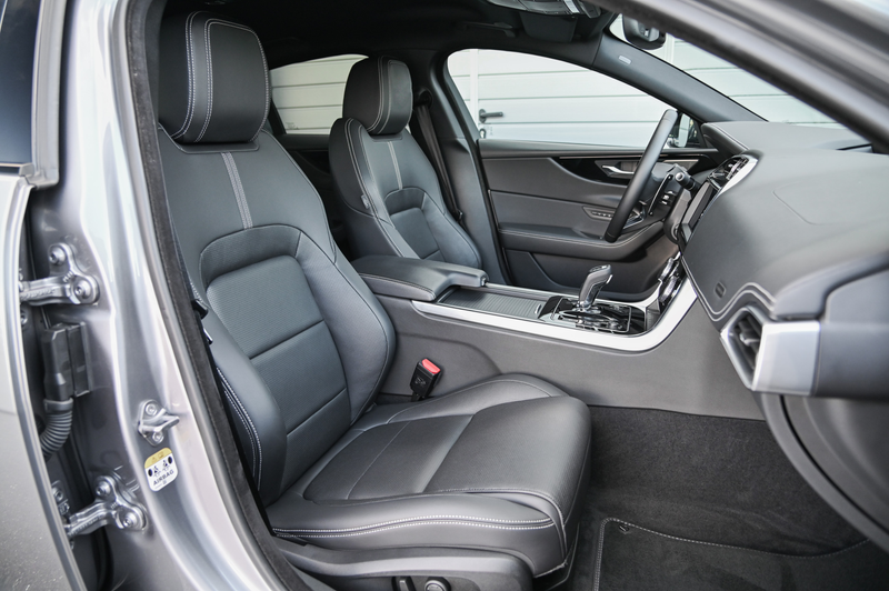 Jaguar XE P250 Edition R-Dynamic Black Pack* Meridian* — photo 13