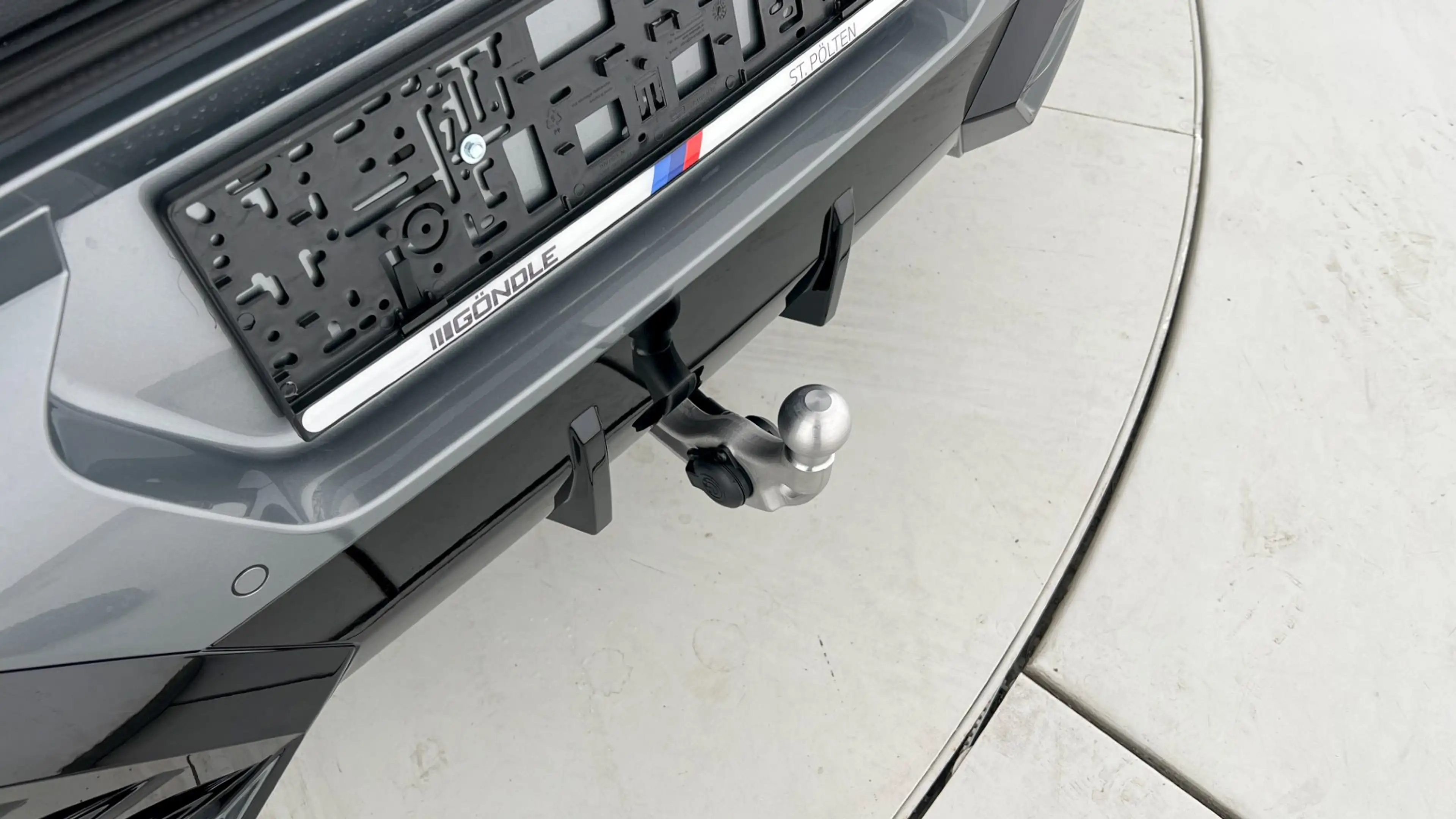 BMW iX2 eDrive20 — photo 9